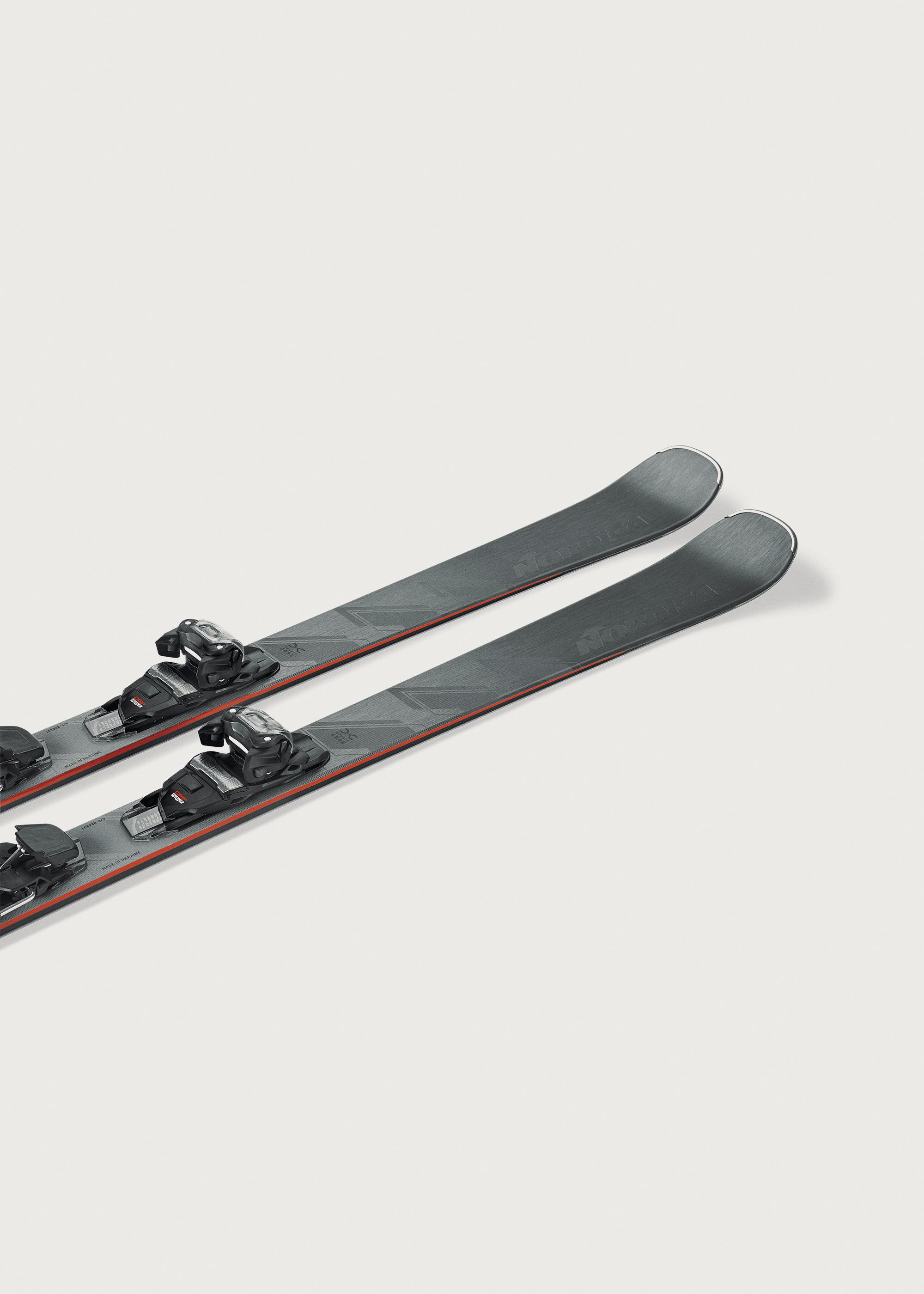 Nordica Steadfast 80 DC Skis + TP2LT 11 FDT Bindings