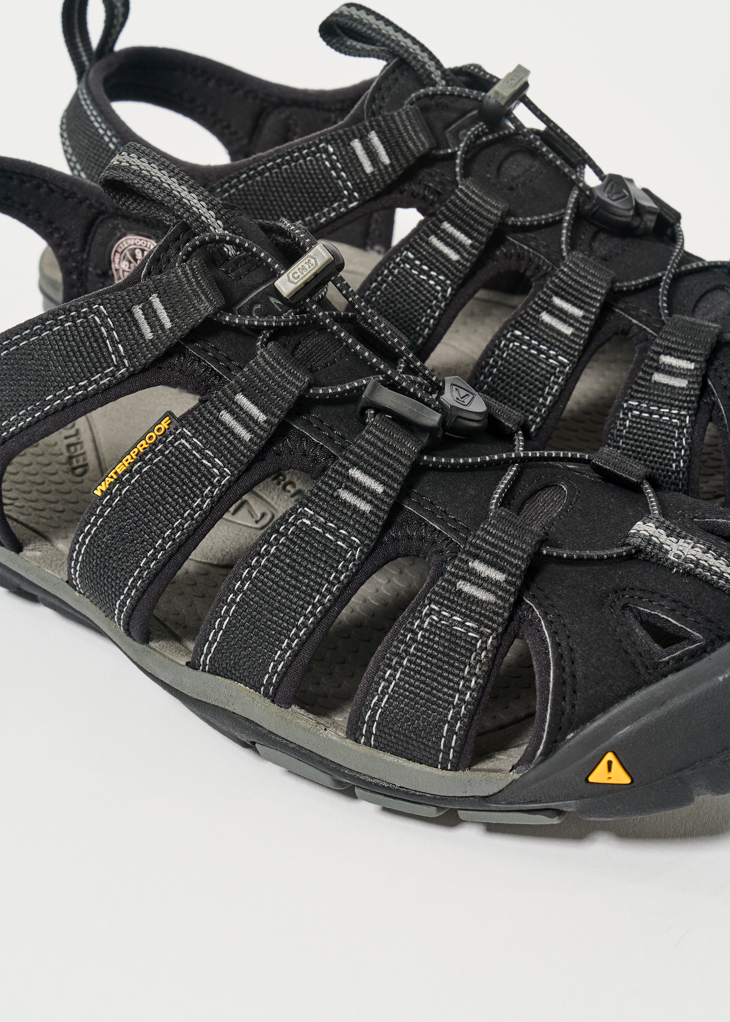 KEEN 7 LIKE NEW. WORN ONCE. KEEN Men\'s Clearwater CNX Sandal,Black/Gargoyle,7 M Keen Clearwater CNX Sandals main image 4