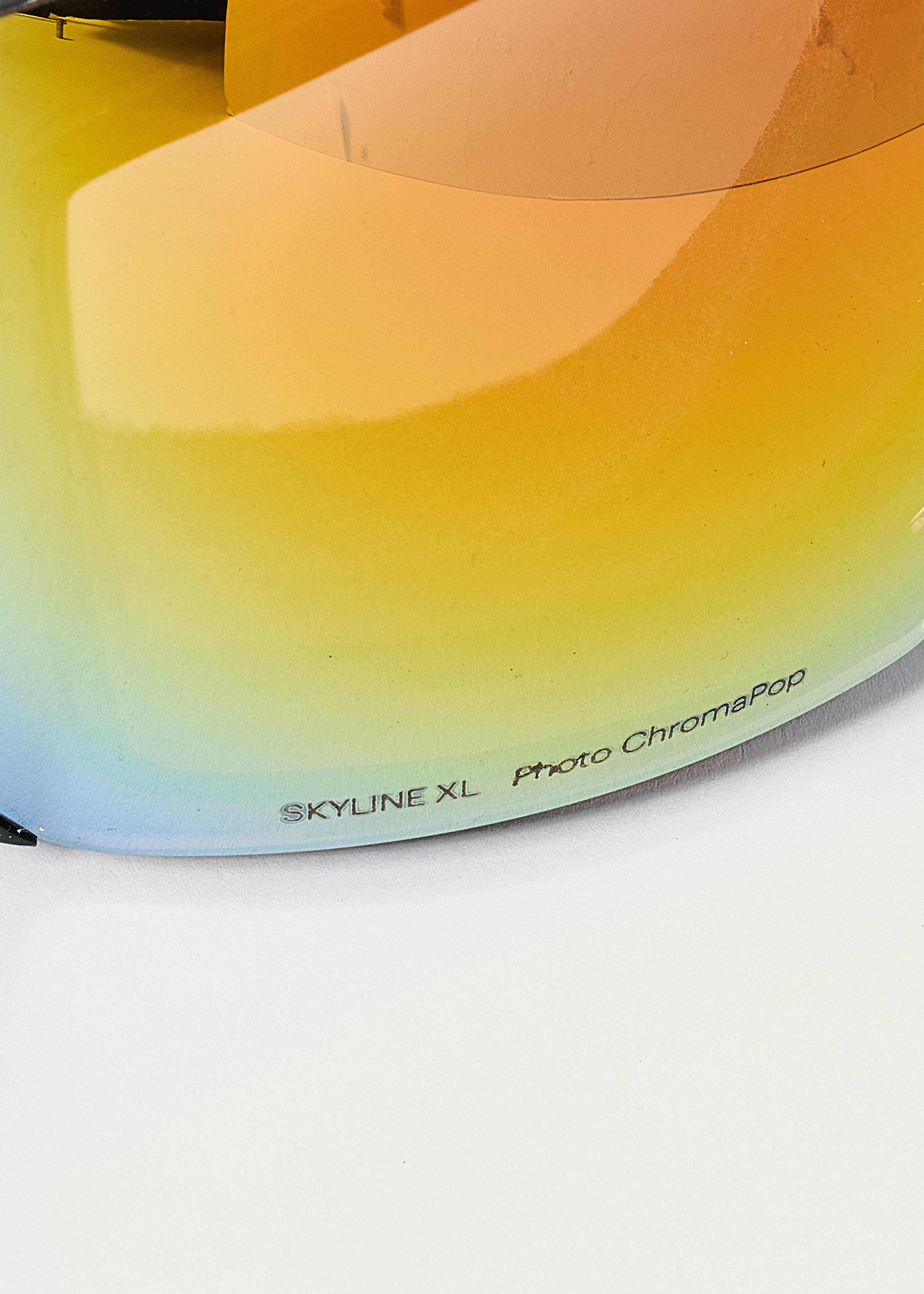 Smith Skyline XL Black / ChromaPop Pro Photochromic Red Mirror Goggles