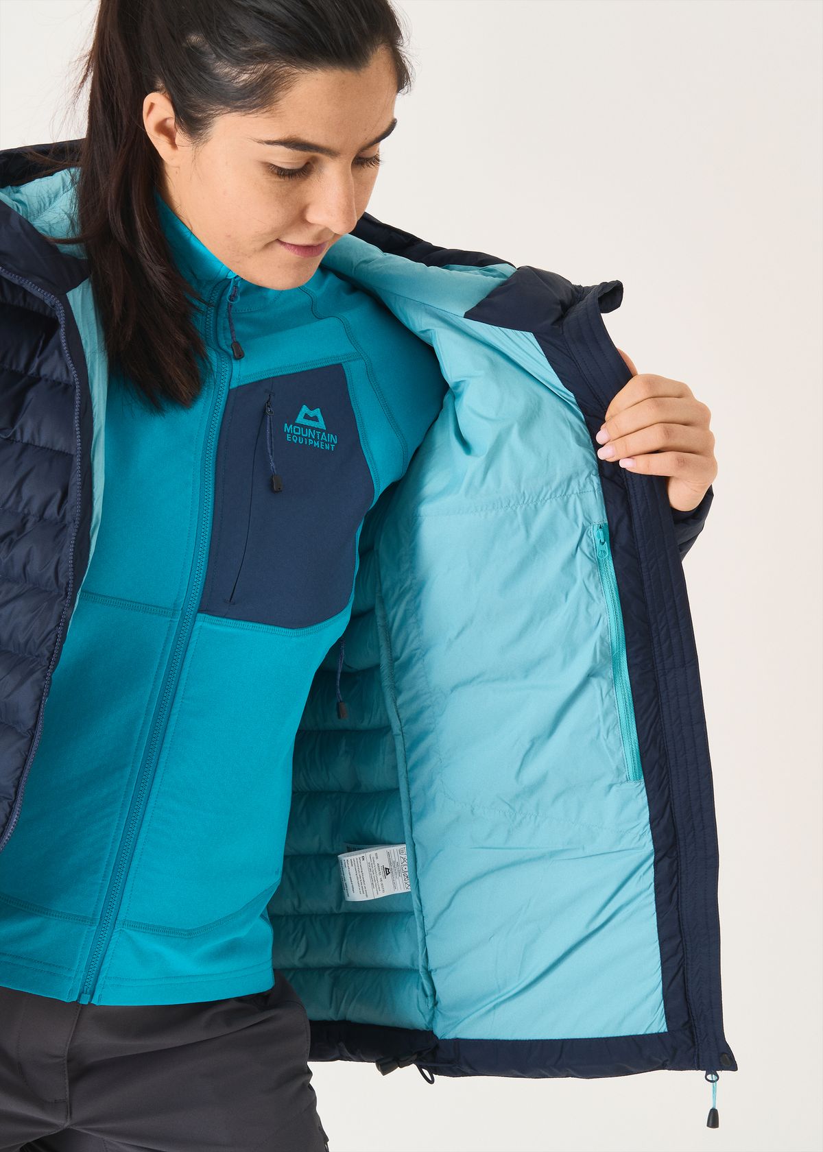 Internal zipped pocket     