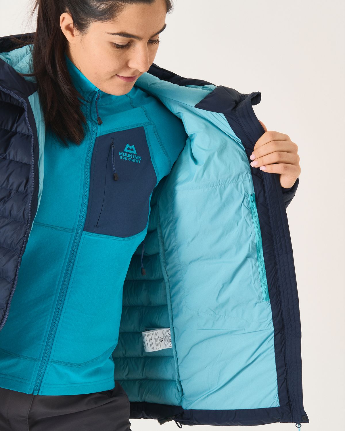 Internal zipped pocket     