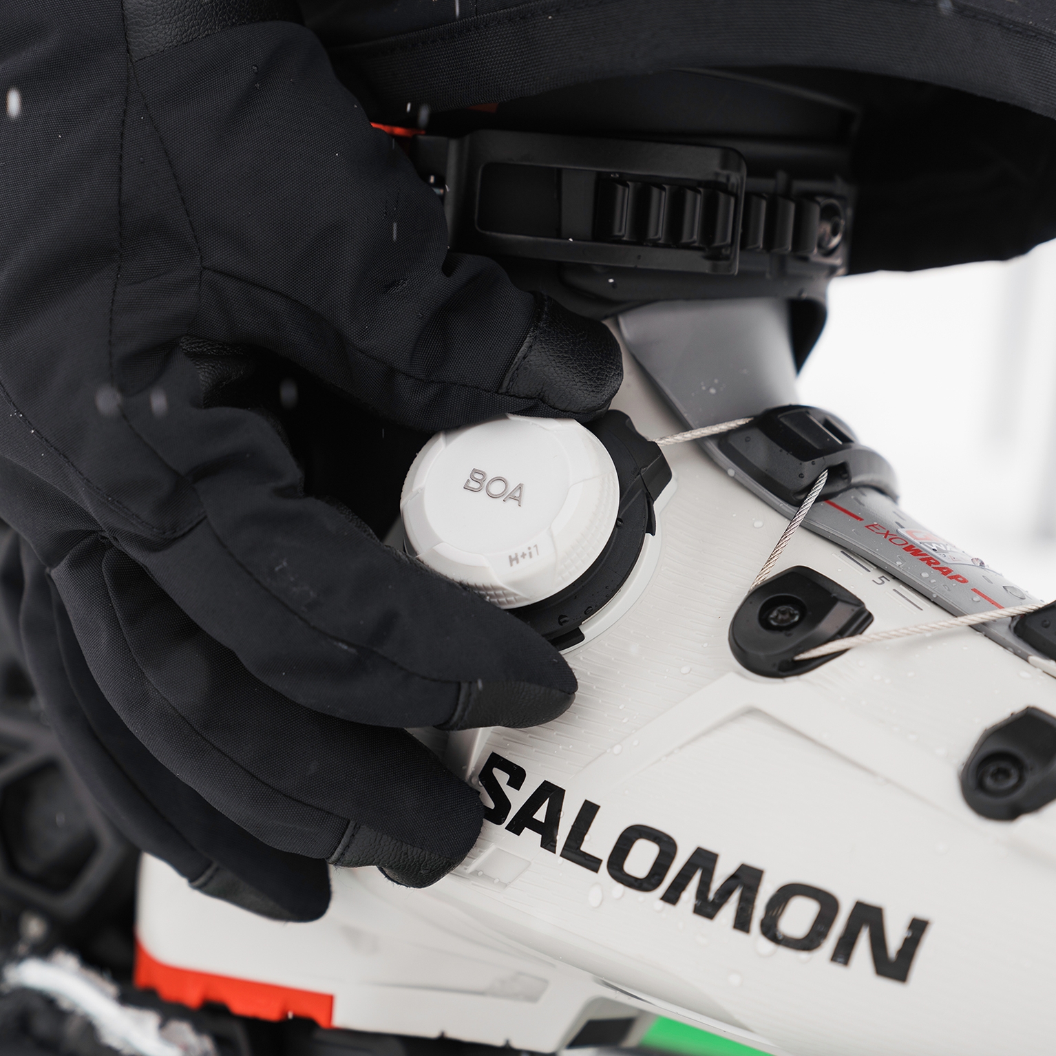 Image of How should ski boots fit 