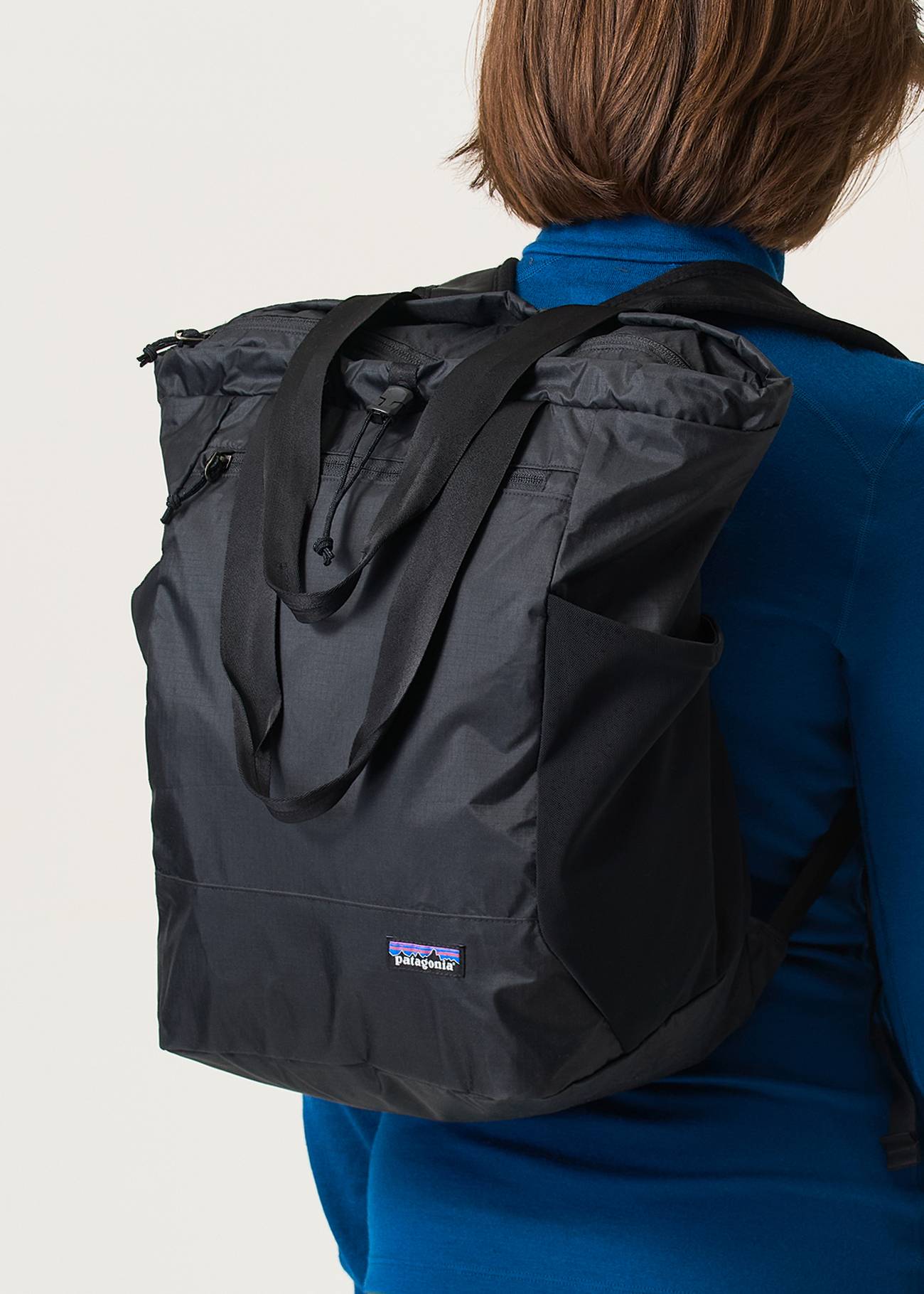 patagonia ultralight black hole tote pack - black padded shoulder strap that can be attached for cross Patagonia Ultralight Black Hole 27L