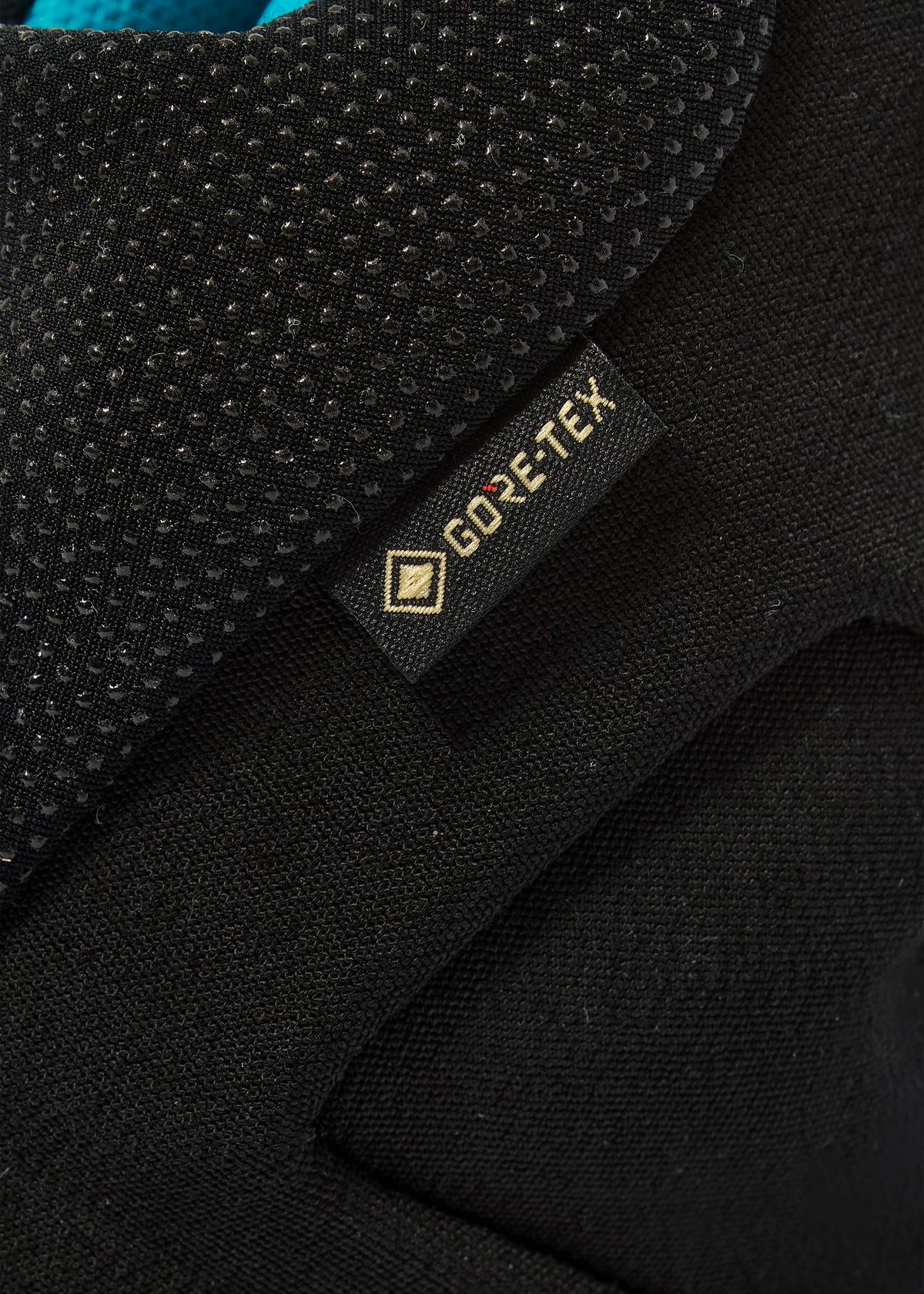 GORE-TEX Performance Comfort waterproof protection