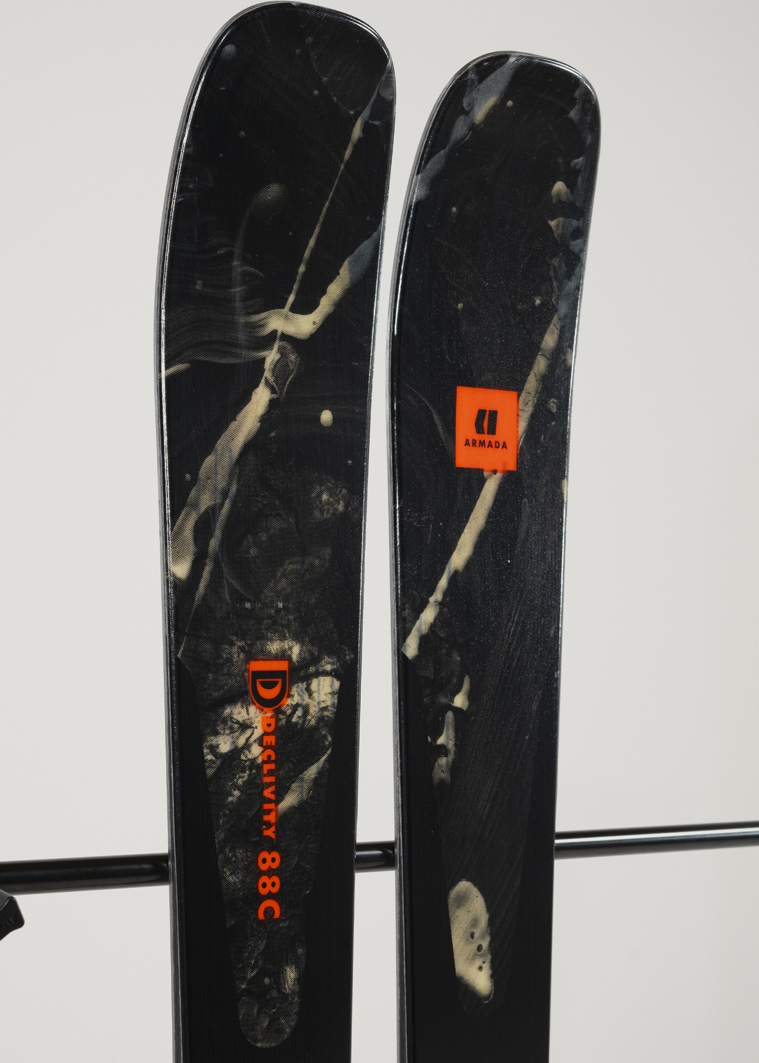 ARMADA DECLIVITY 88C ￼ 176cm R17.2m Armada Declivity 88 C Skis 2026 | Absolute-Snow