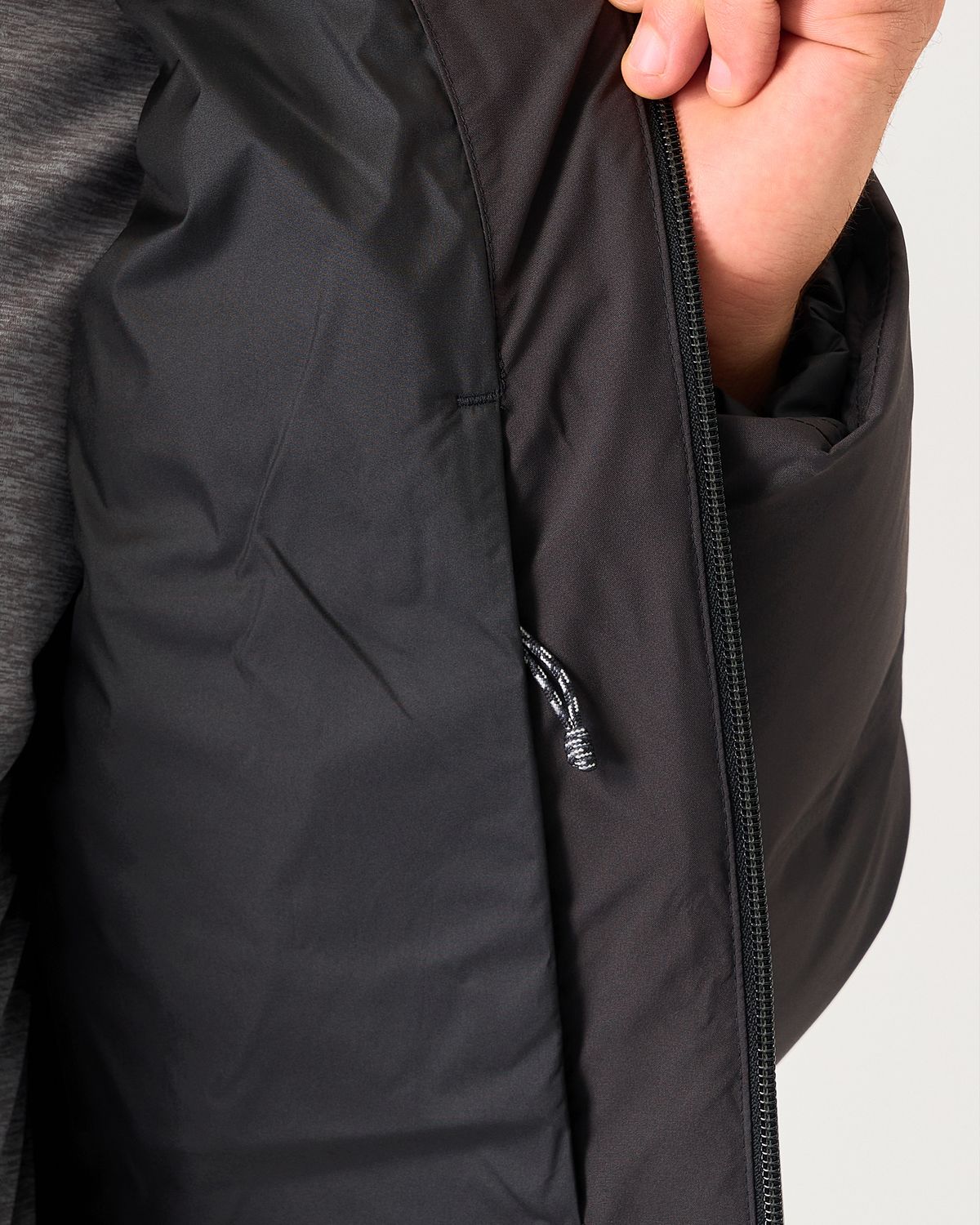 Internal zipped pocket