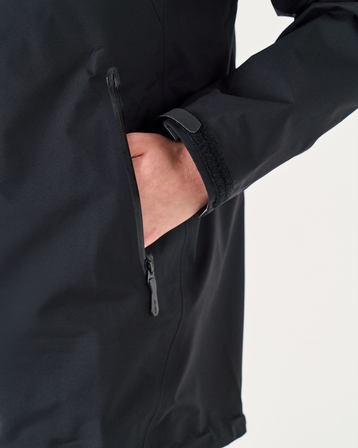 Internal zipped pocket 