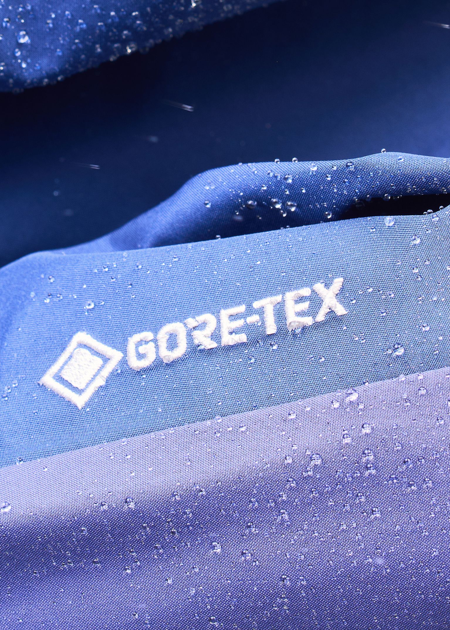 GORE-TEX 3-layer expanded polyethylene (ePE) waterproof protection 