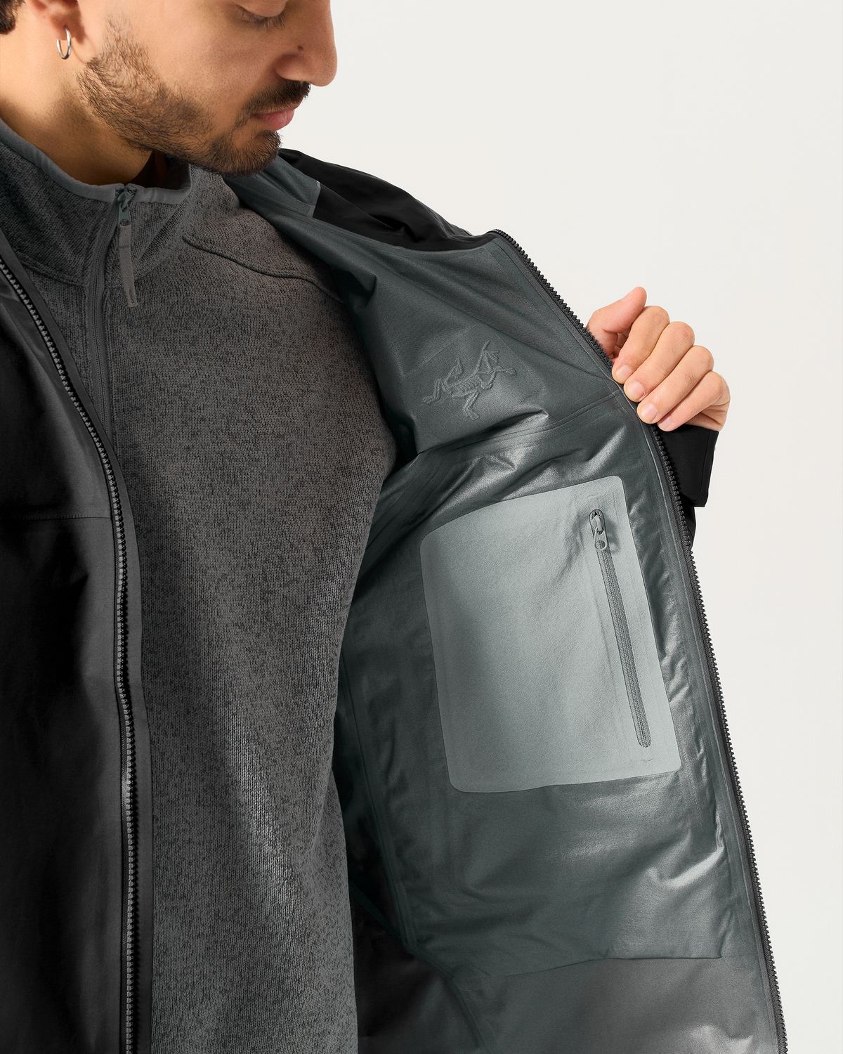 Internal zipped pocket