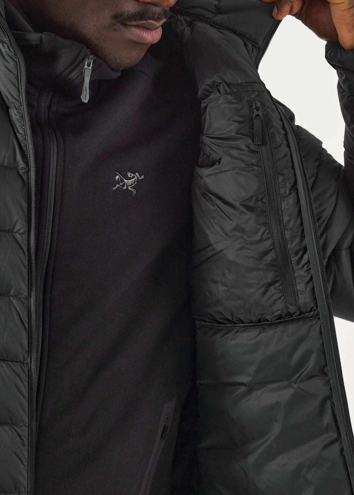 Internal zipped pocket