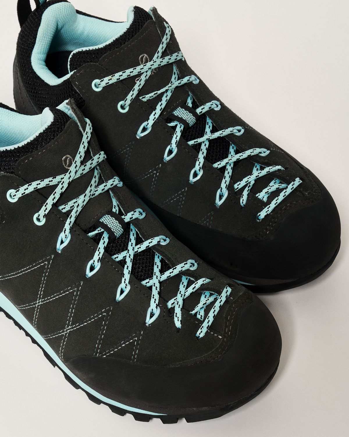 To-the-toe lace closure