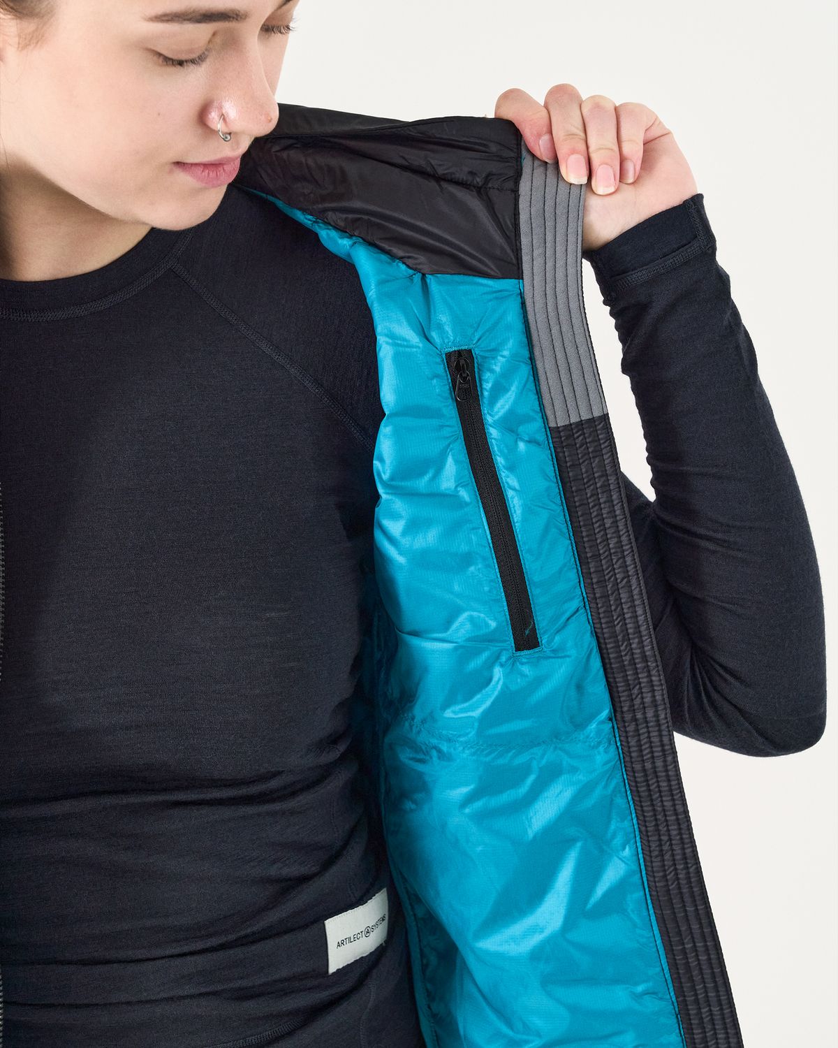  Internal zipped pocket 