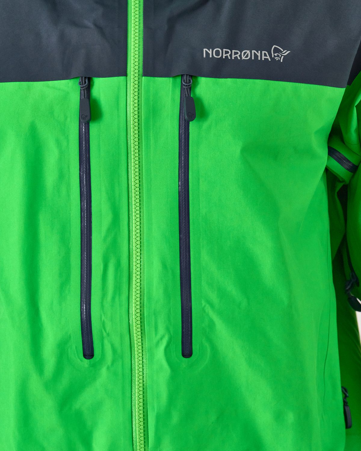 Zipped chest pockets    