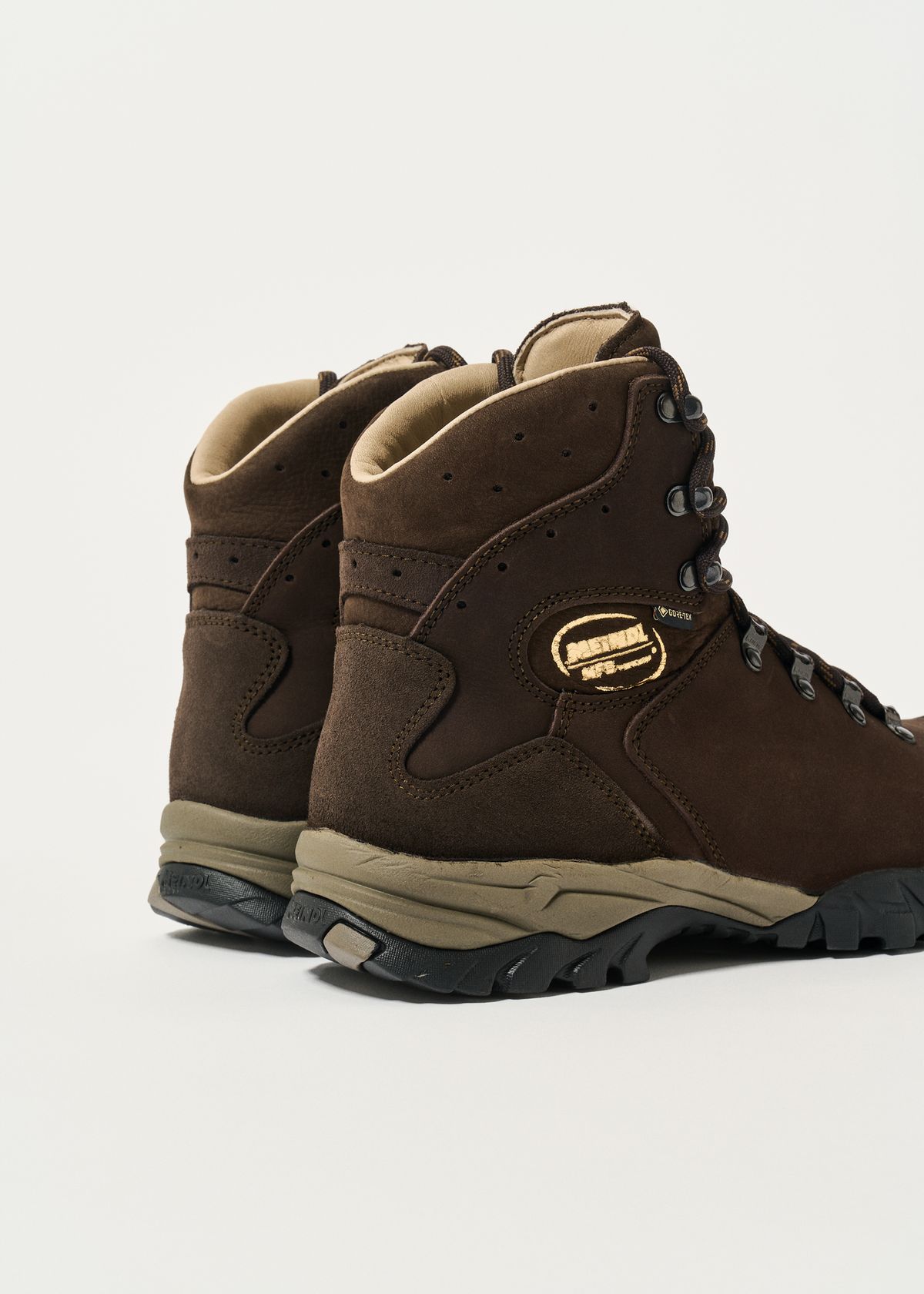 GORE-TEX Performance Comfort waterproof protection