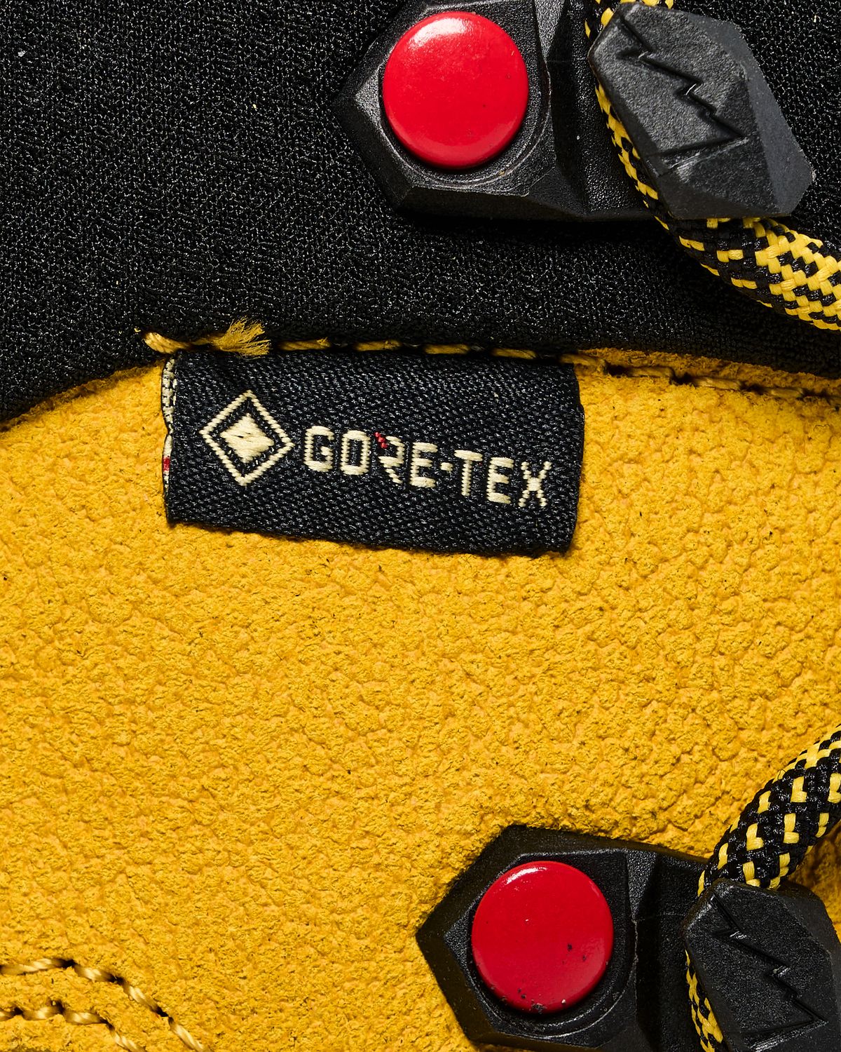 GORE-TEX waterproof protection