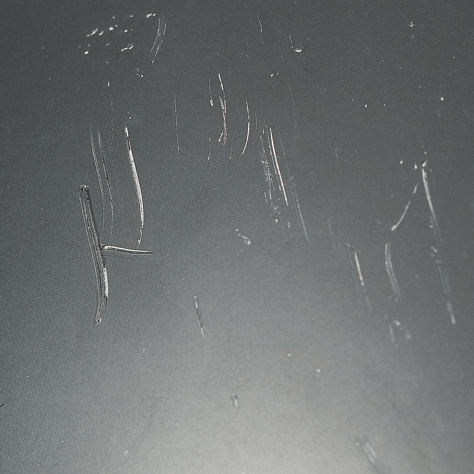 Image of Deep scratches or cracks in the outer shell