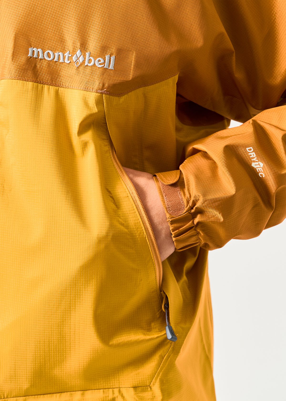 Zipped hand pockets