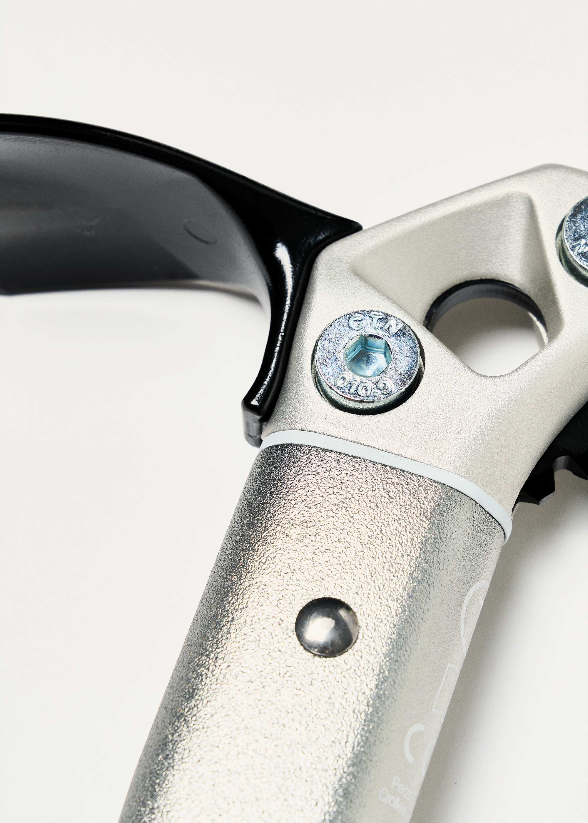 Petzl Quark Adze Ice Axe