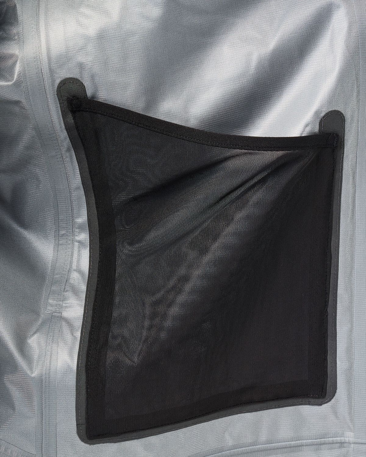 Internal drop pocket