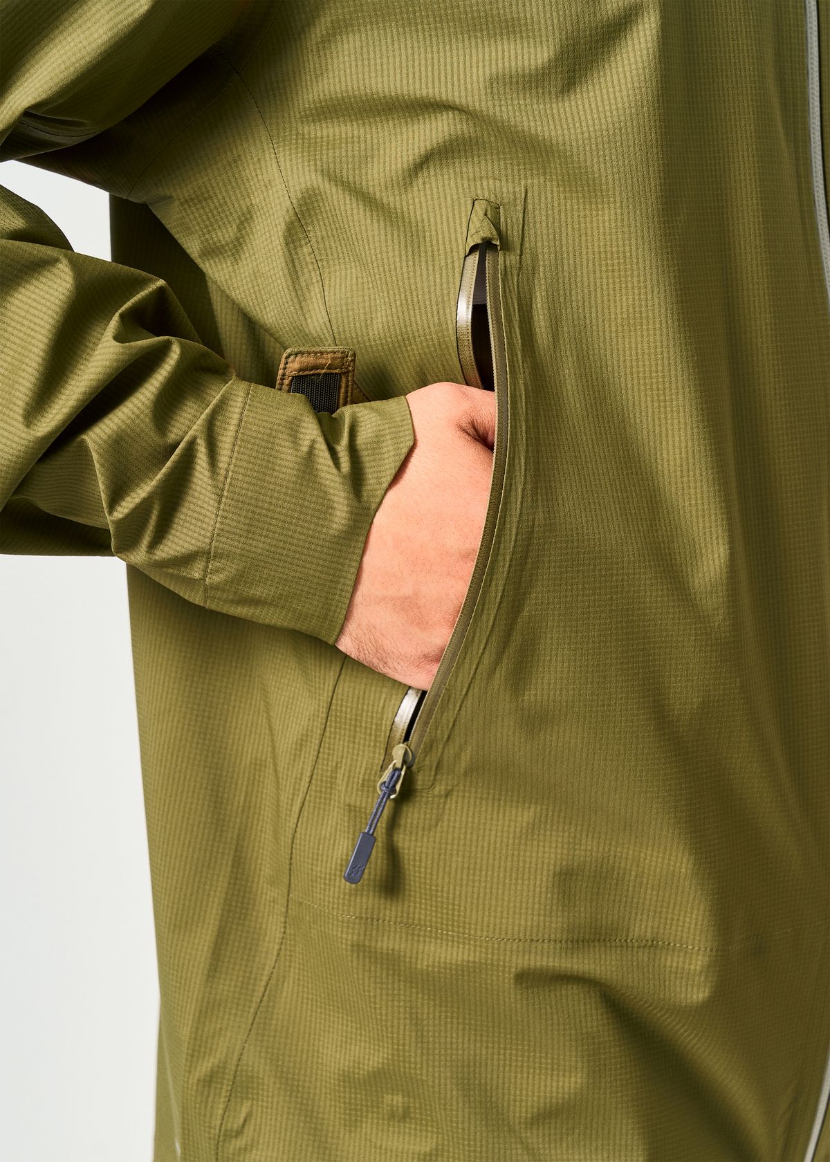 Harness compatible hand pockets