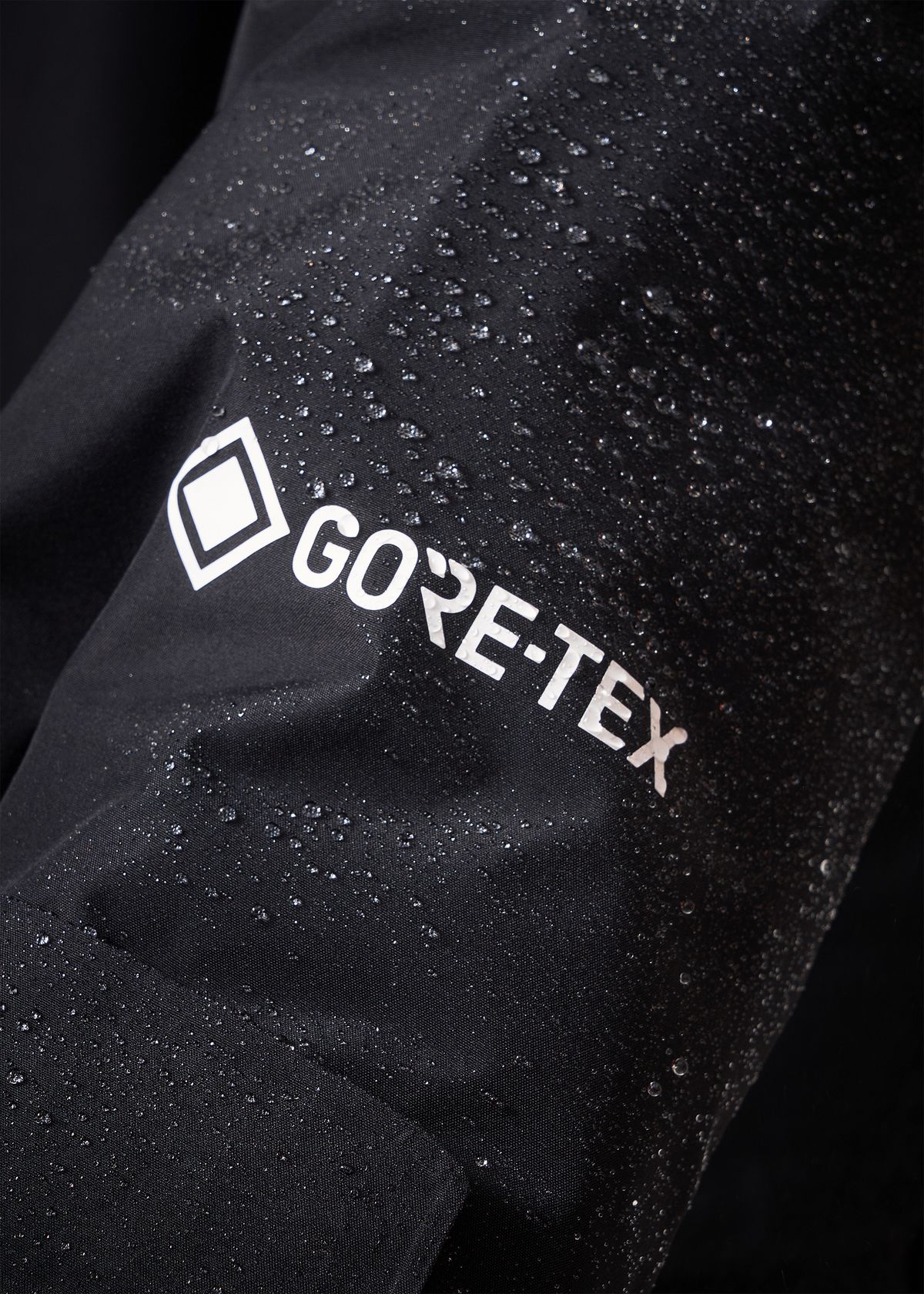  GORE-TEX waterproof protection 