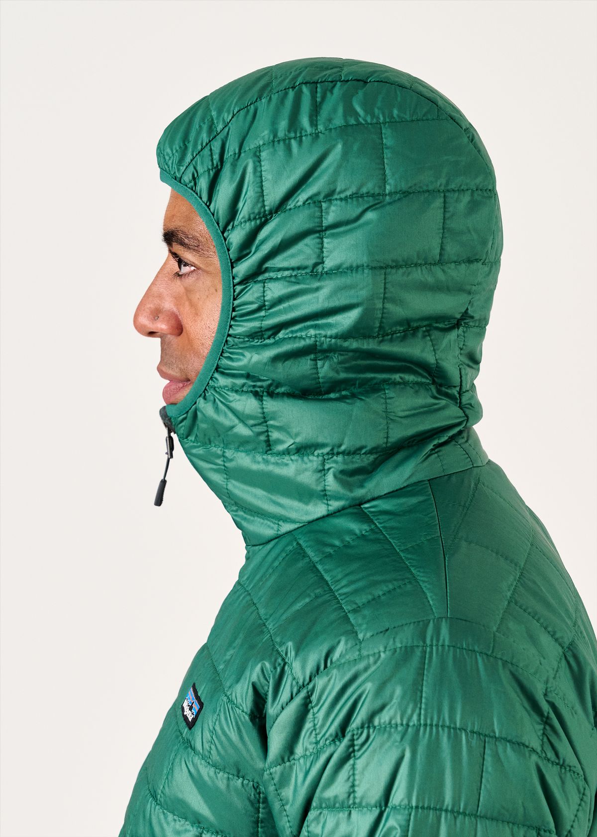  Insulated under-helmet hood 