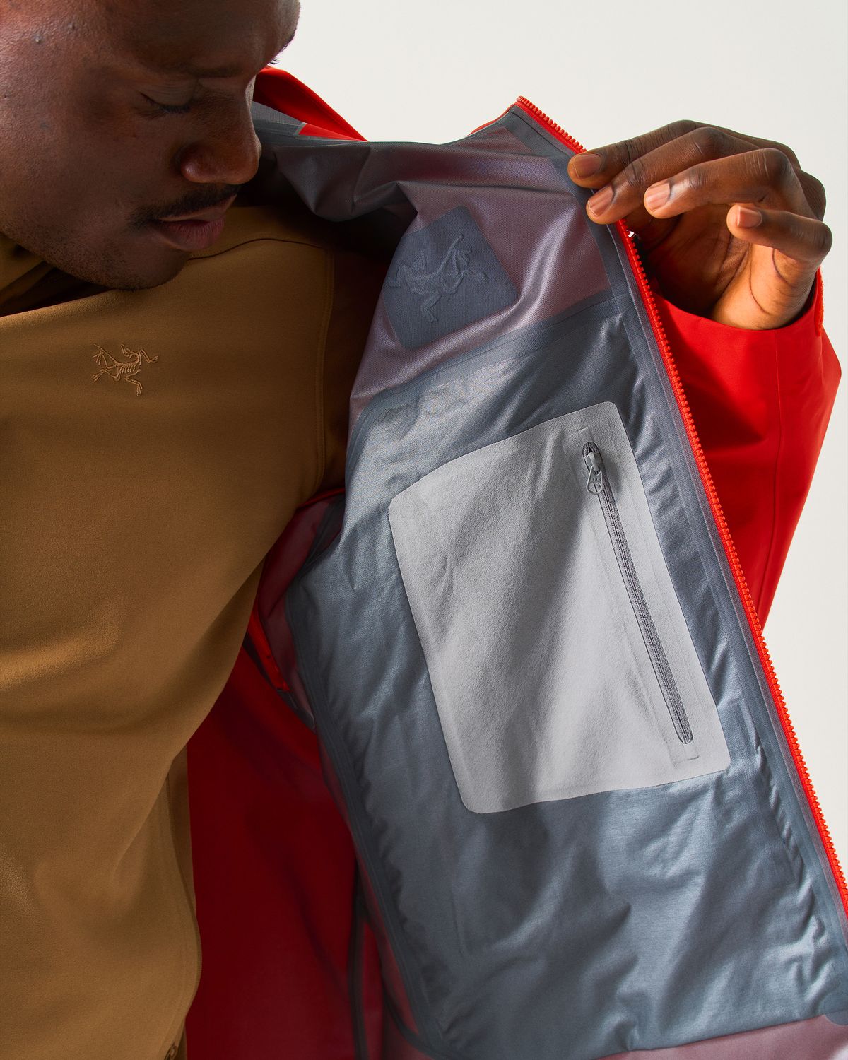 Internal zipped pocket