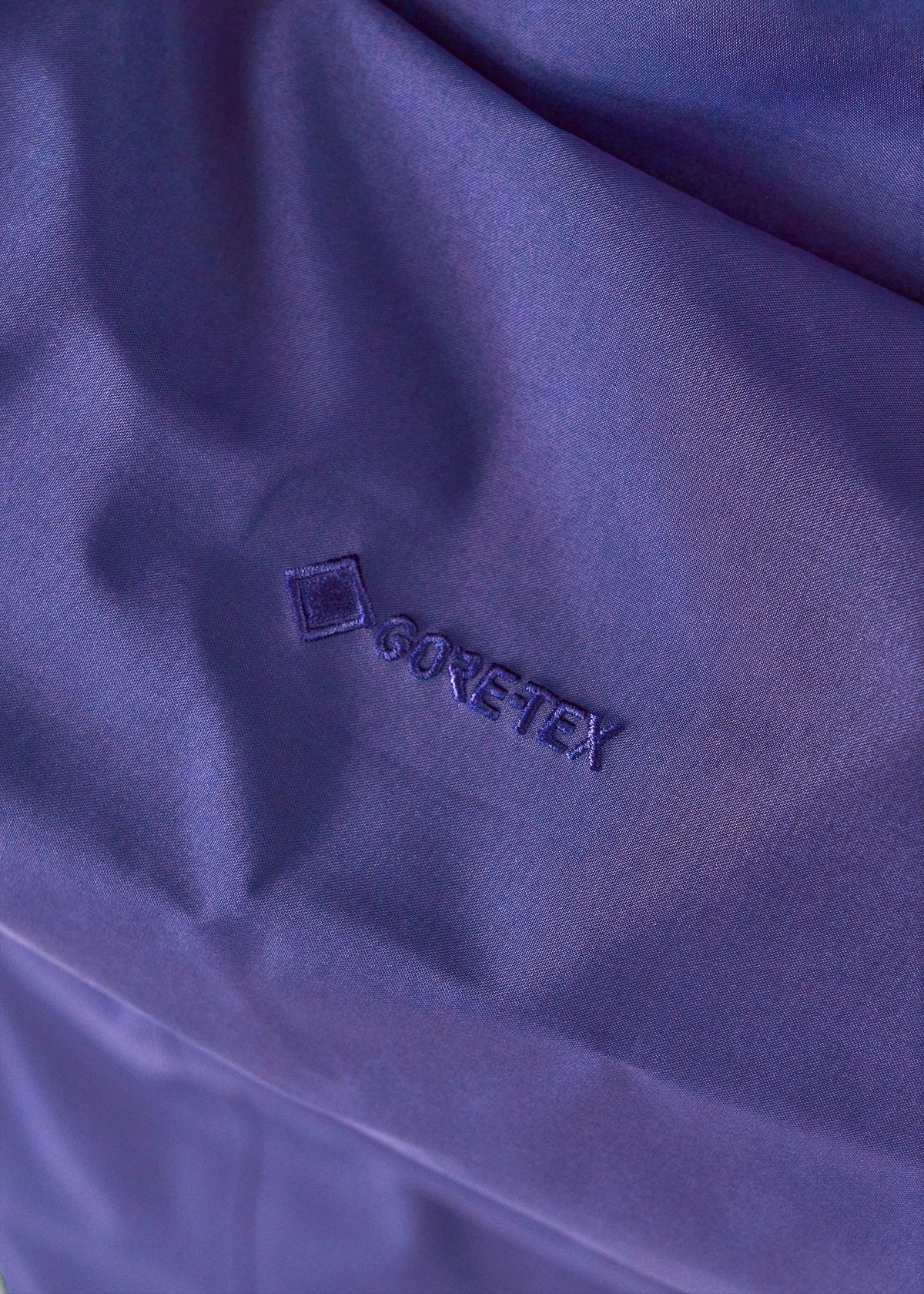 GORE-TEX 3-layer expanded polyethylene (ePE) waterproof protection 