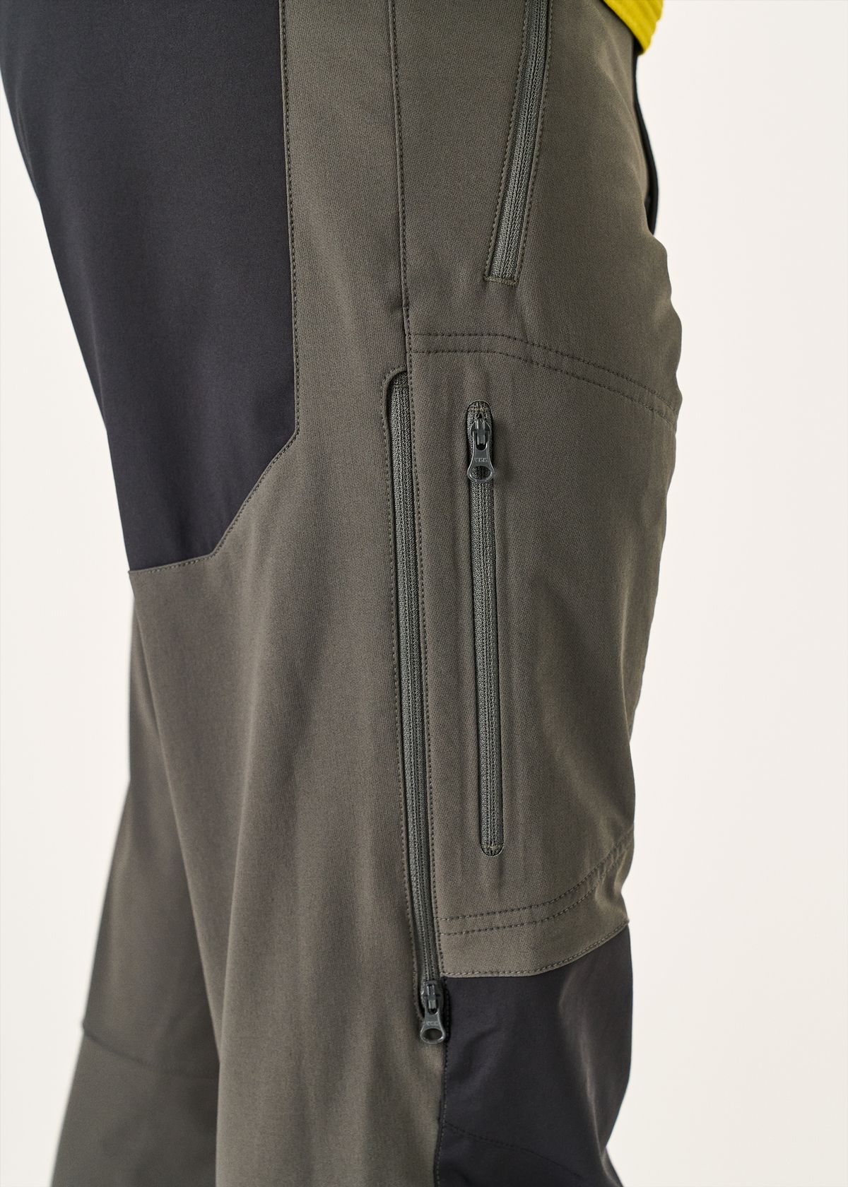 Zipped thigh pocket