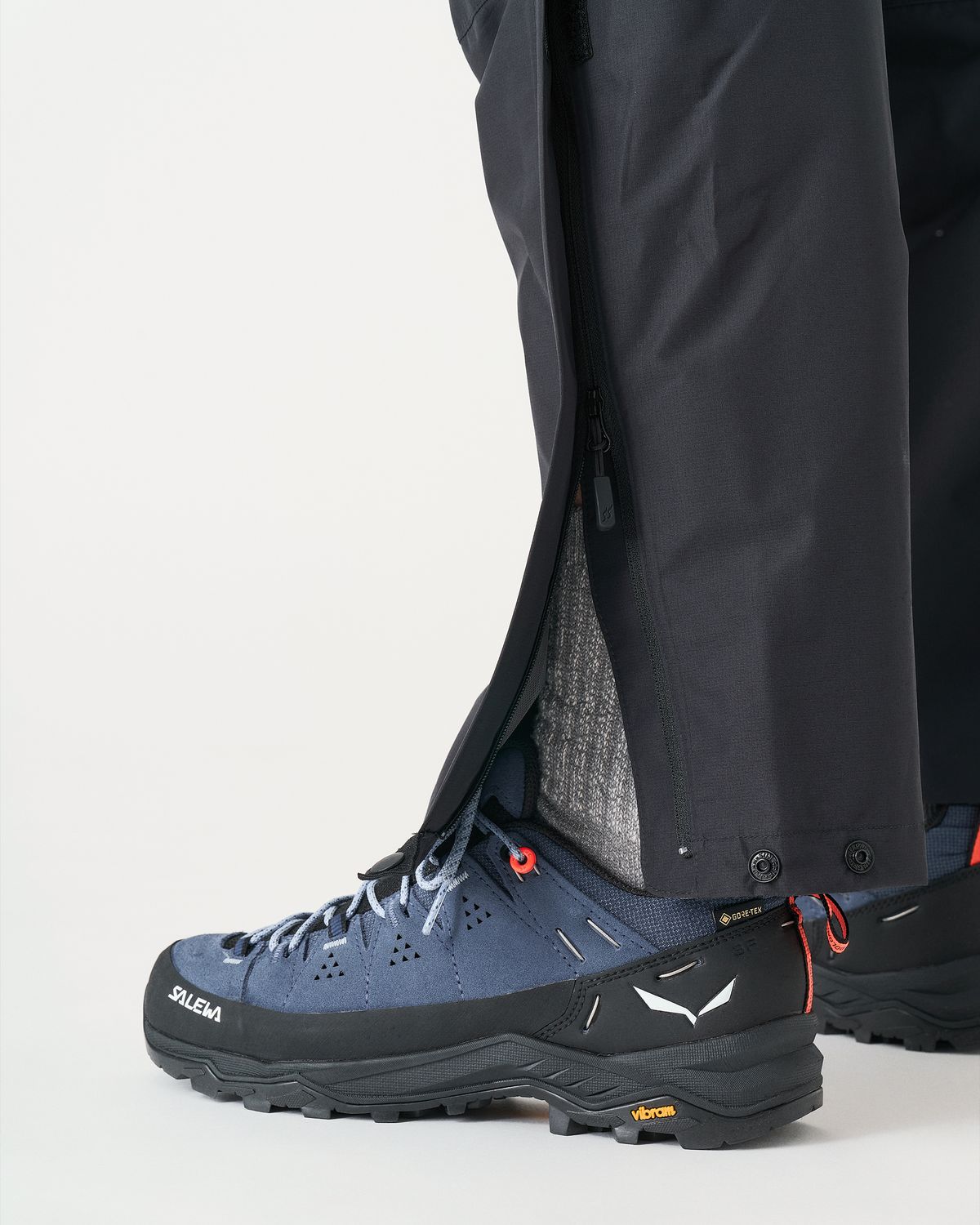 Three-quarter length side zips     