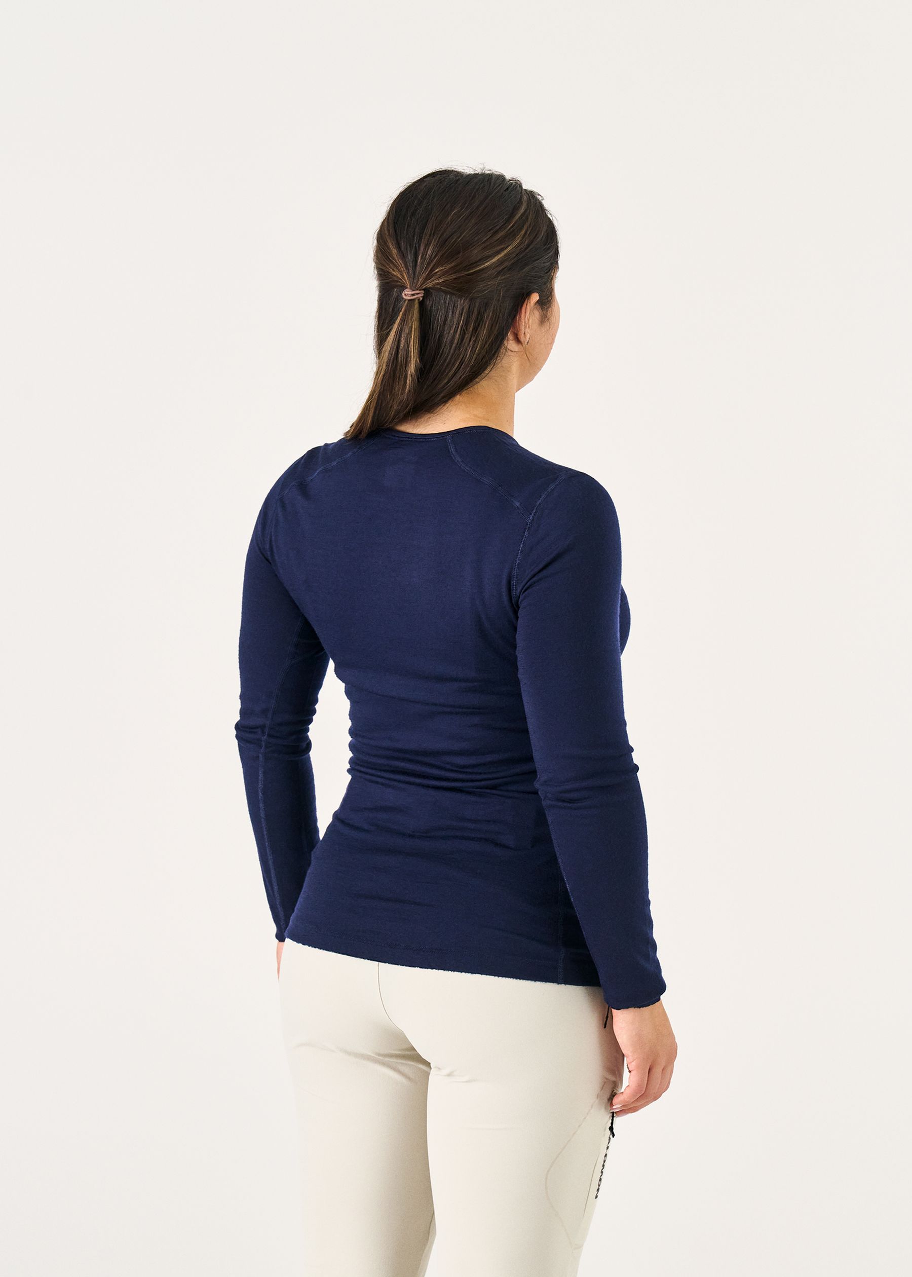 Image - 3 - Bodyfit 200 Oasis Long Sleeved Crew