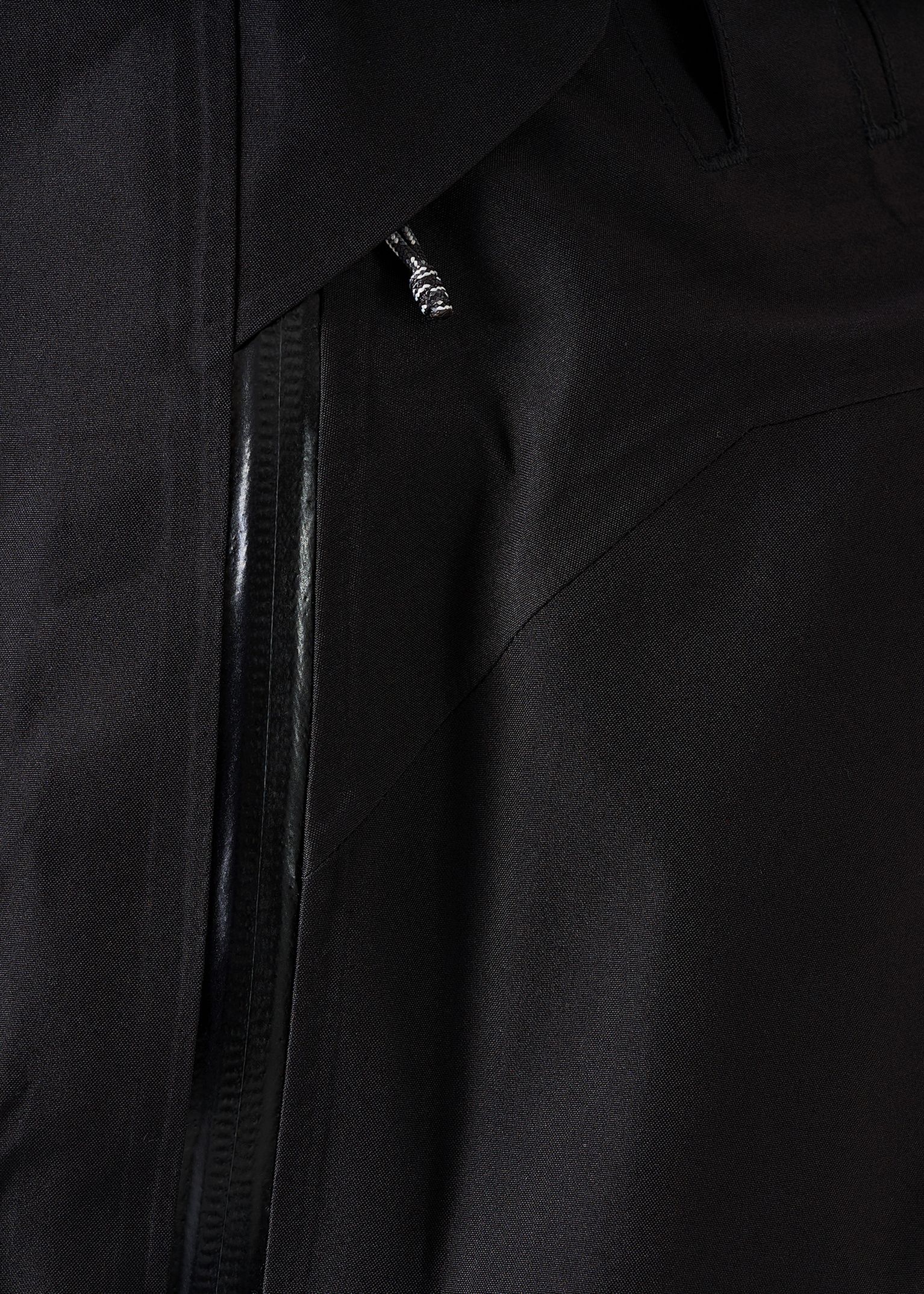  GORE-TEX 3-layer expanded polyethylene (ePE) waterproof protection 
