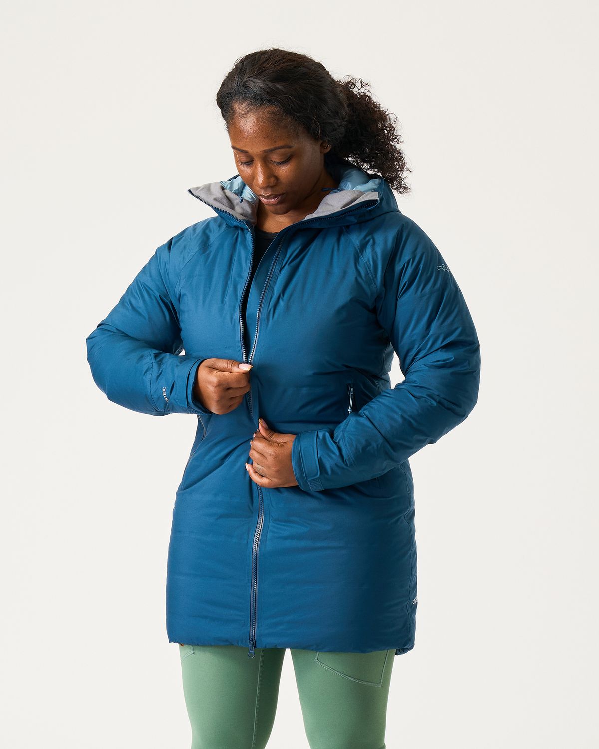 Adjustable insulated hood