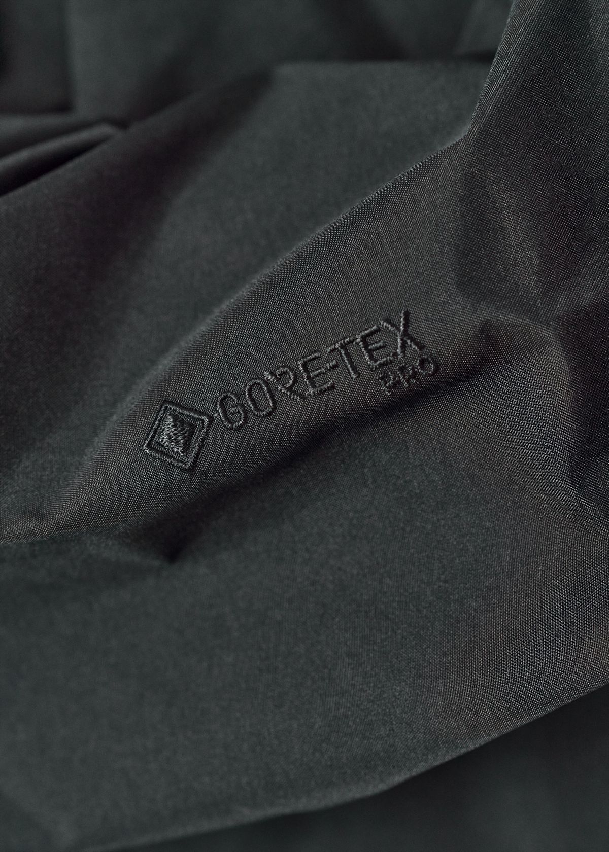  GORE-TEX Pro Most Rugged 3-layer waterproof protection