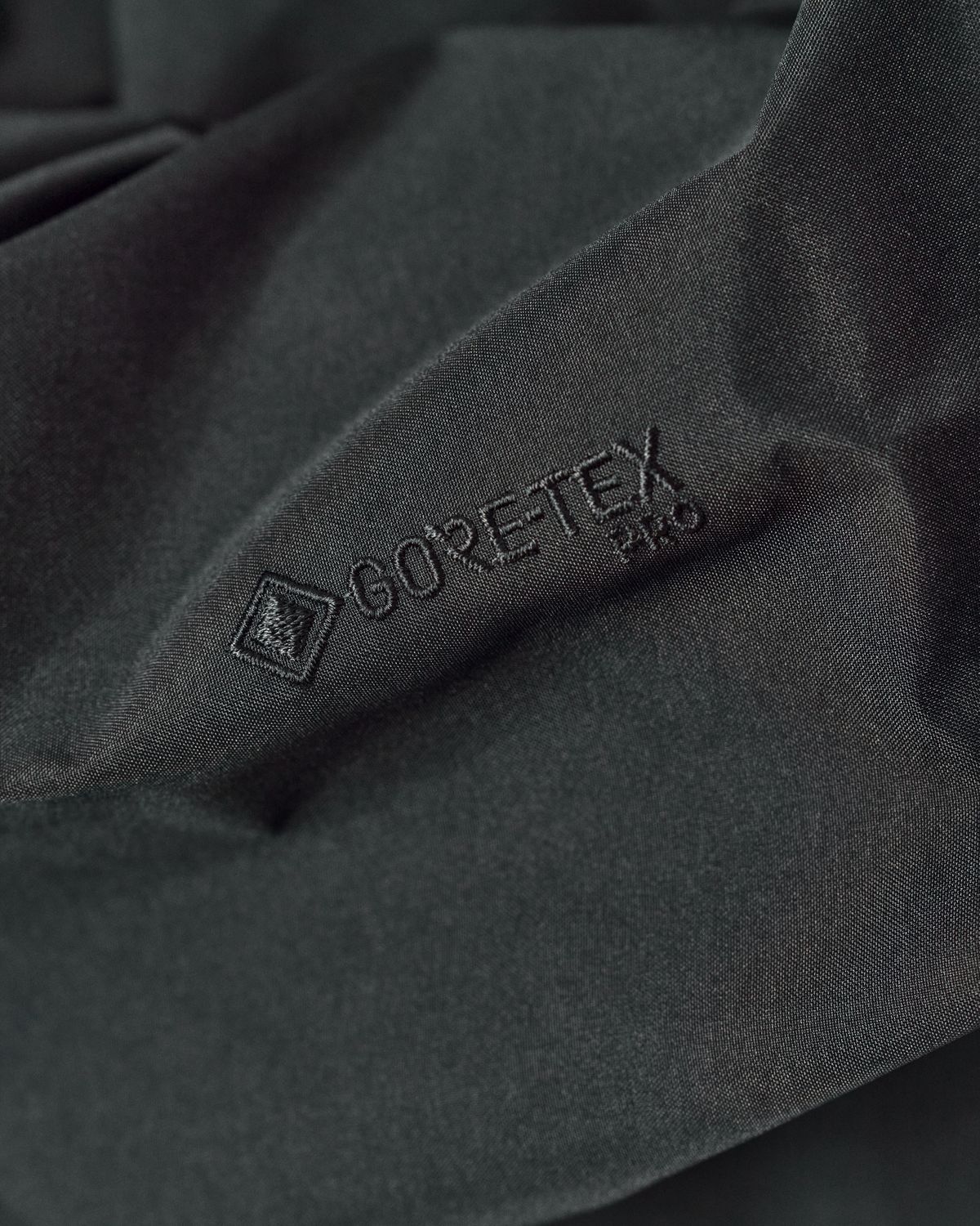  GORE-TEX Pro Most Rugged 3-layer waterproof protection