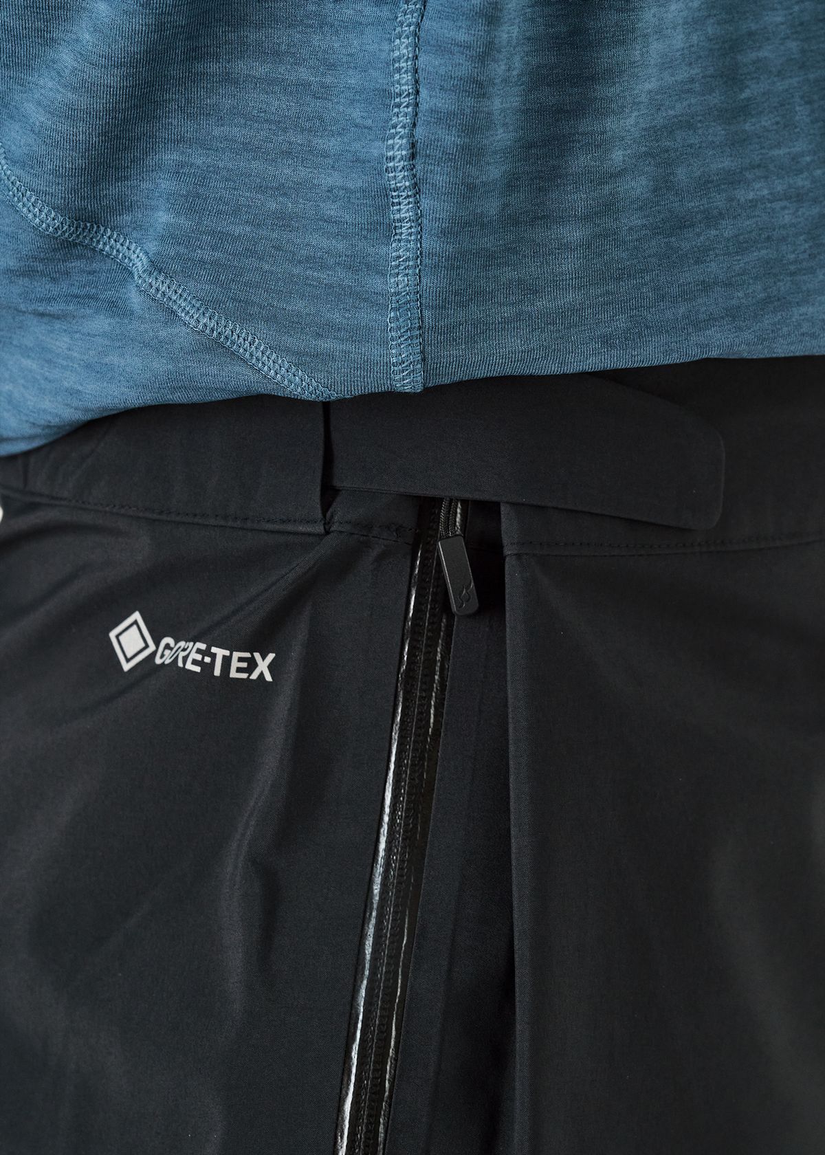  Elasticated waistband with tab adjustments