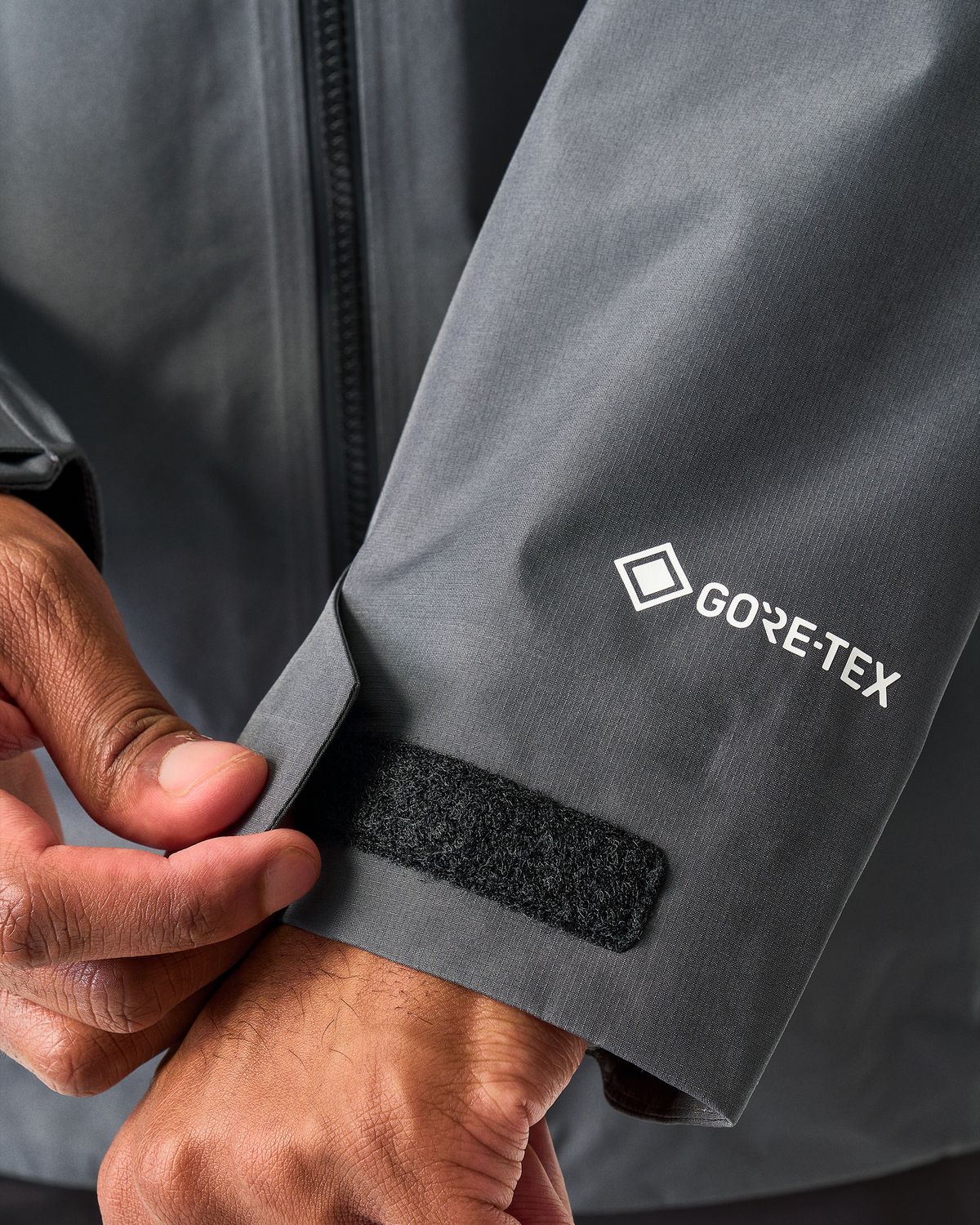 Adjustable Velcro cuffs