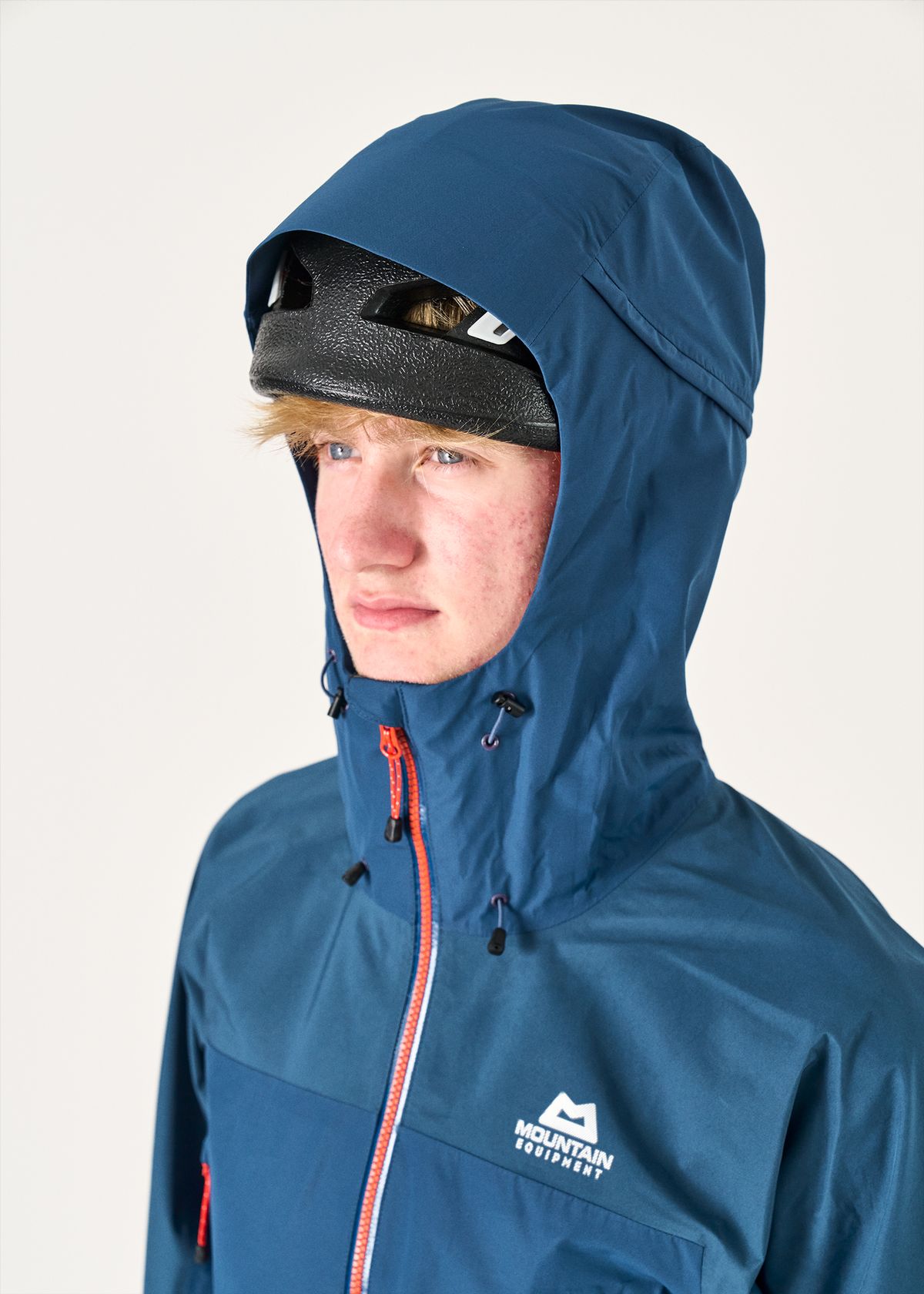  Adjustable Mountain HC (helmet compatible) hood 