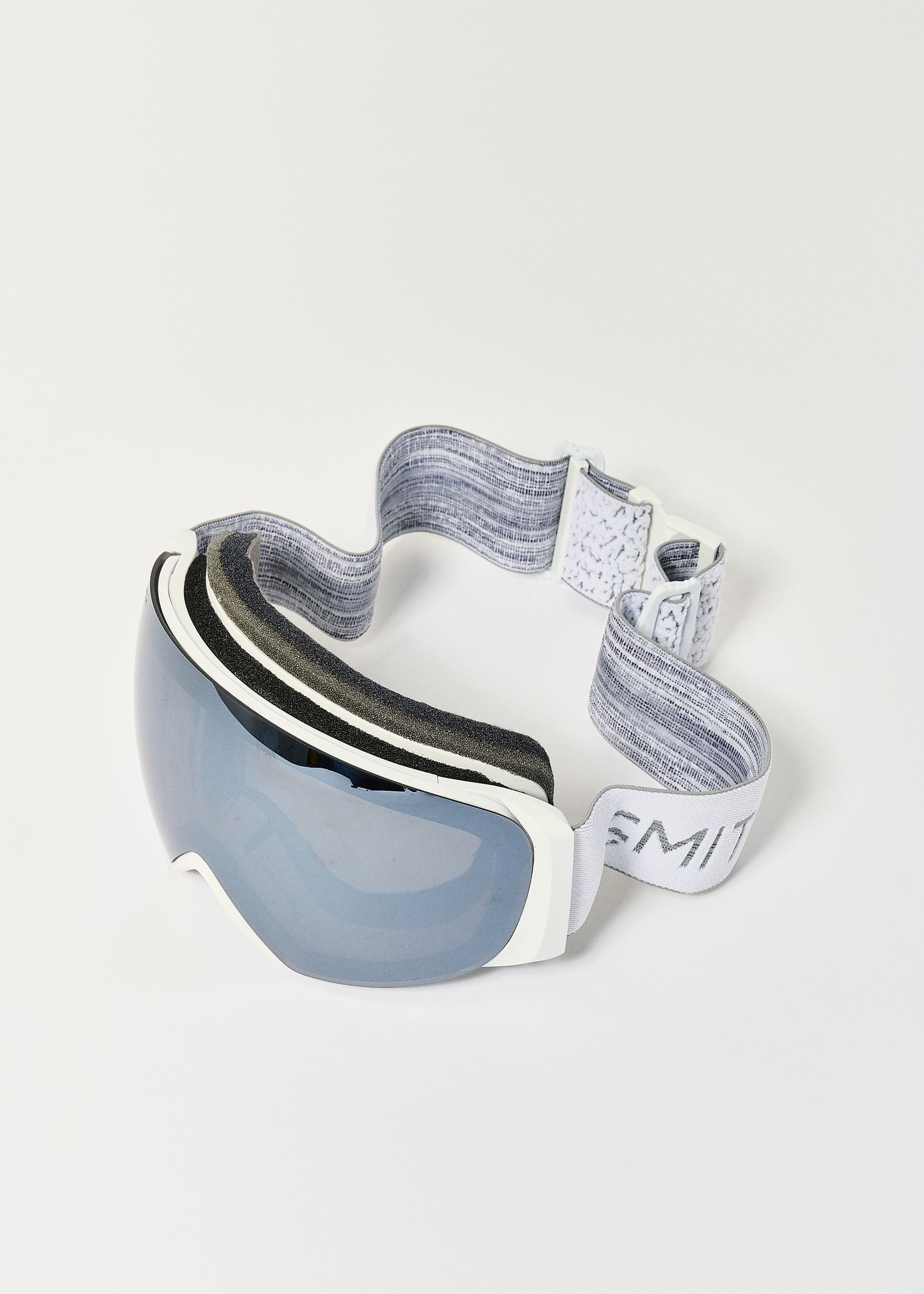 Image - 3 - I/O MAG S White Chunky Knit / ChromaPop Sun Platinum Mirror Goggles