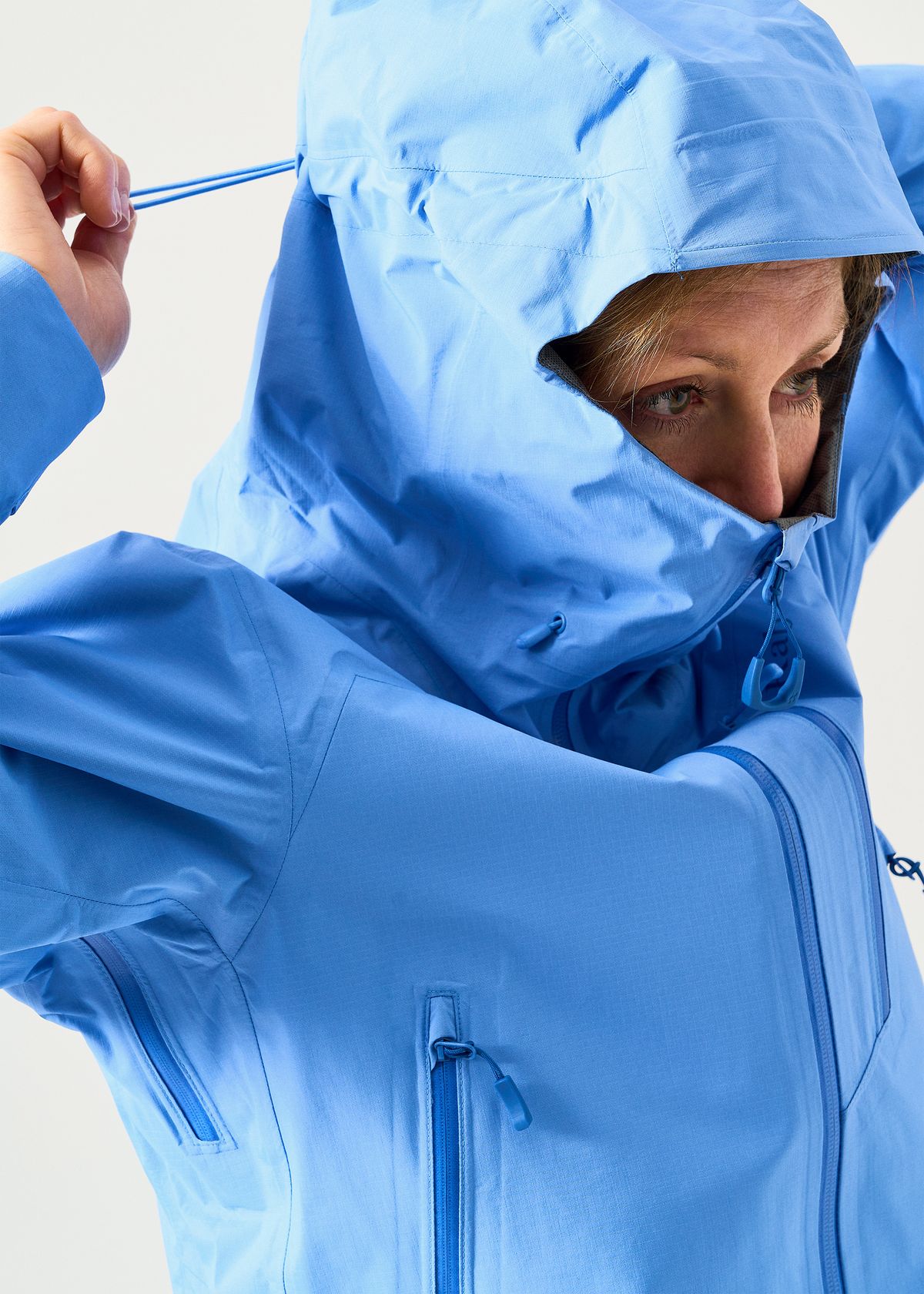 Adjustable hood