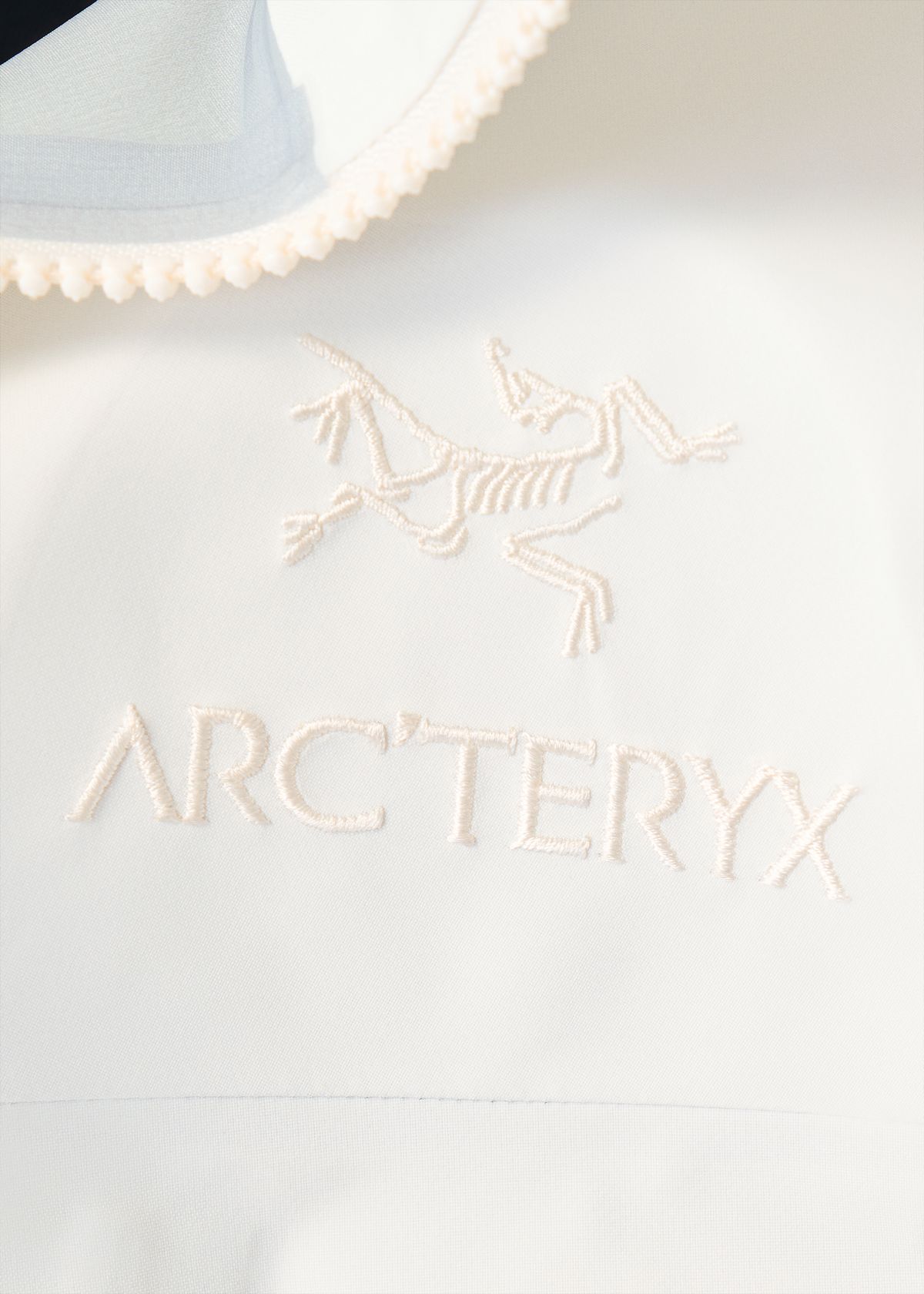  Embedded RECCO reflector