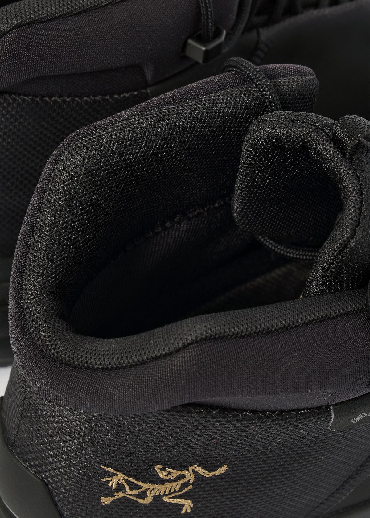 U-throat construction  