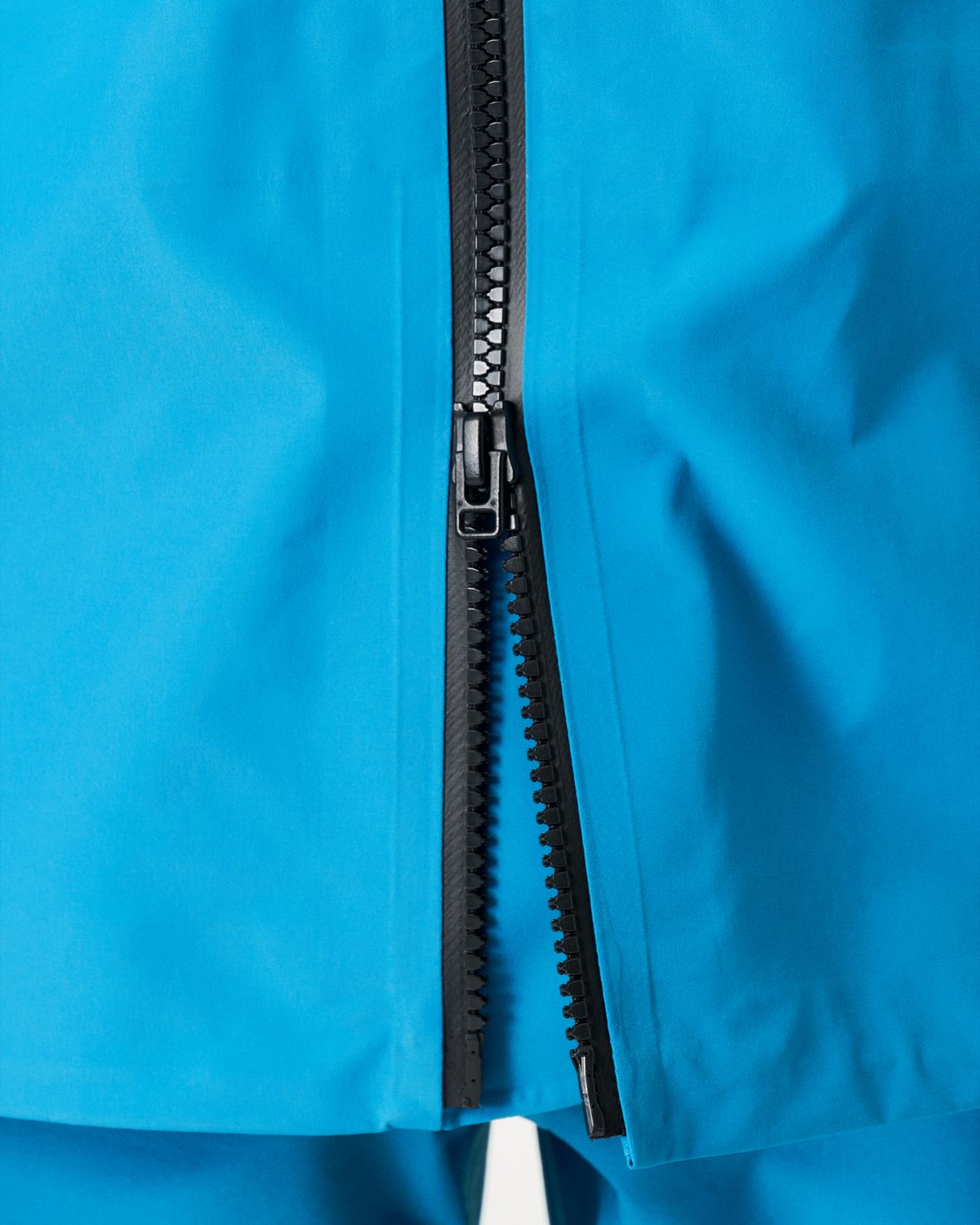 Two-way front zip
