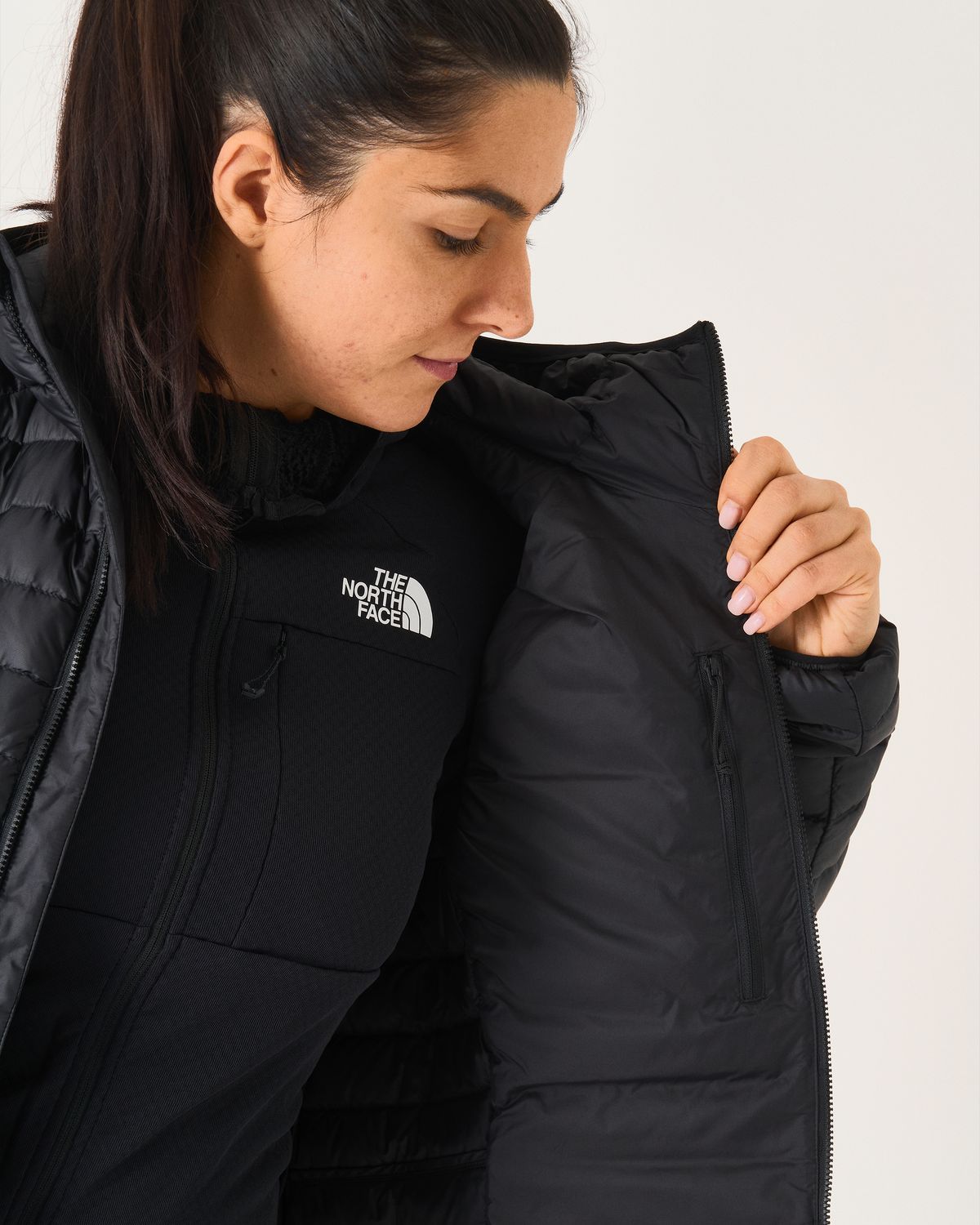 Internal zipped pocket