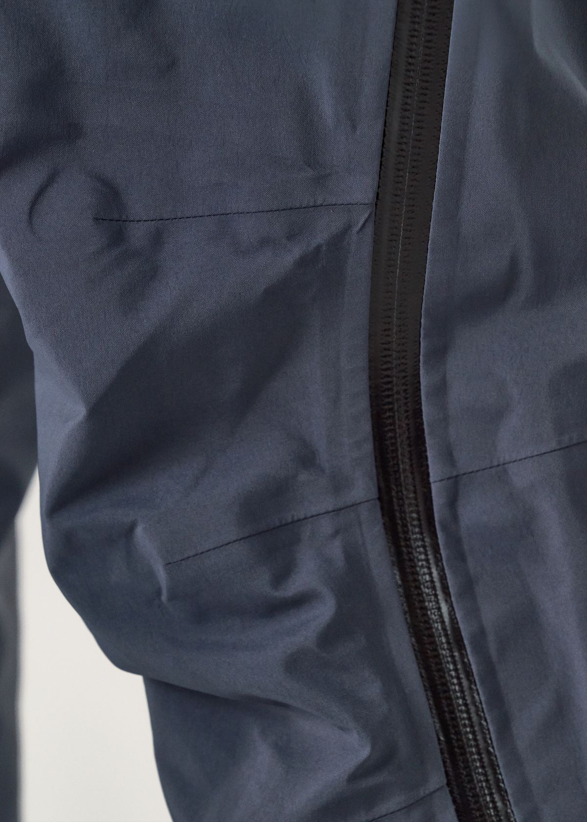 ¾ length two-way side zips    
