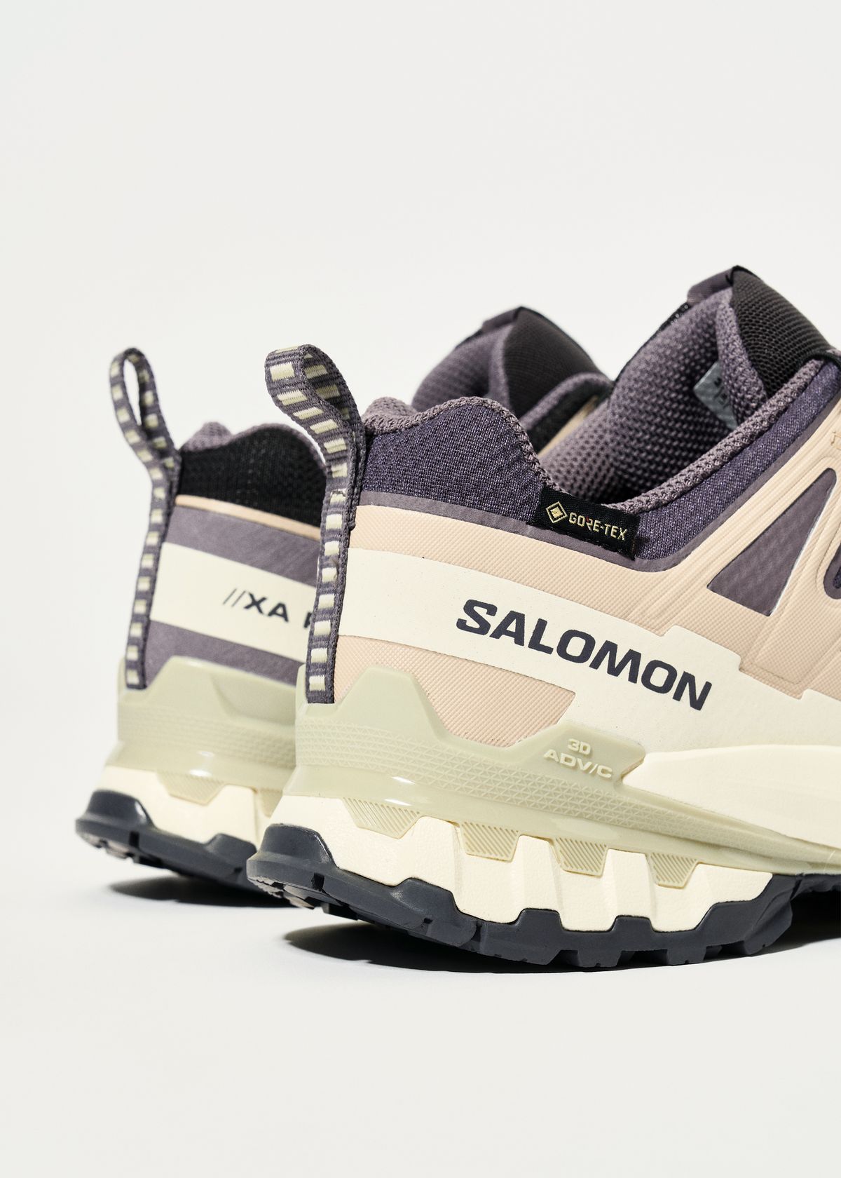 GORE-TEX waterproof protection	