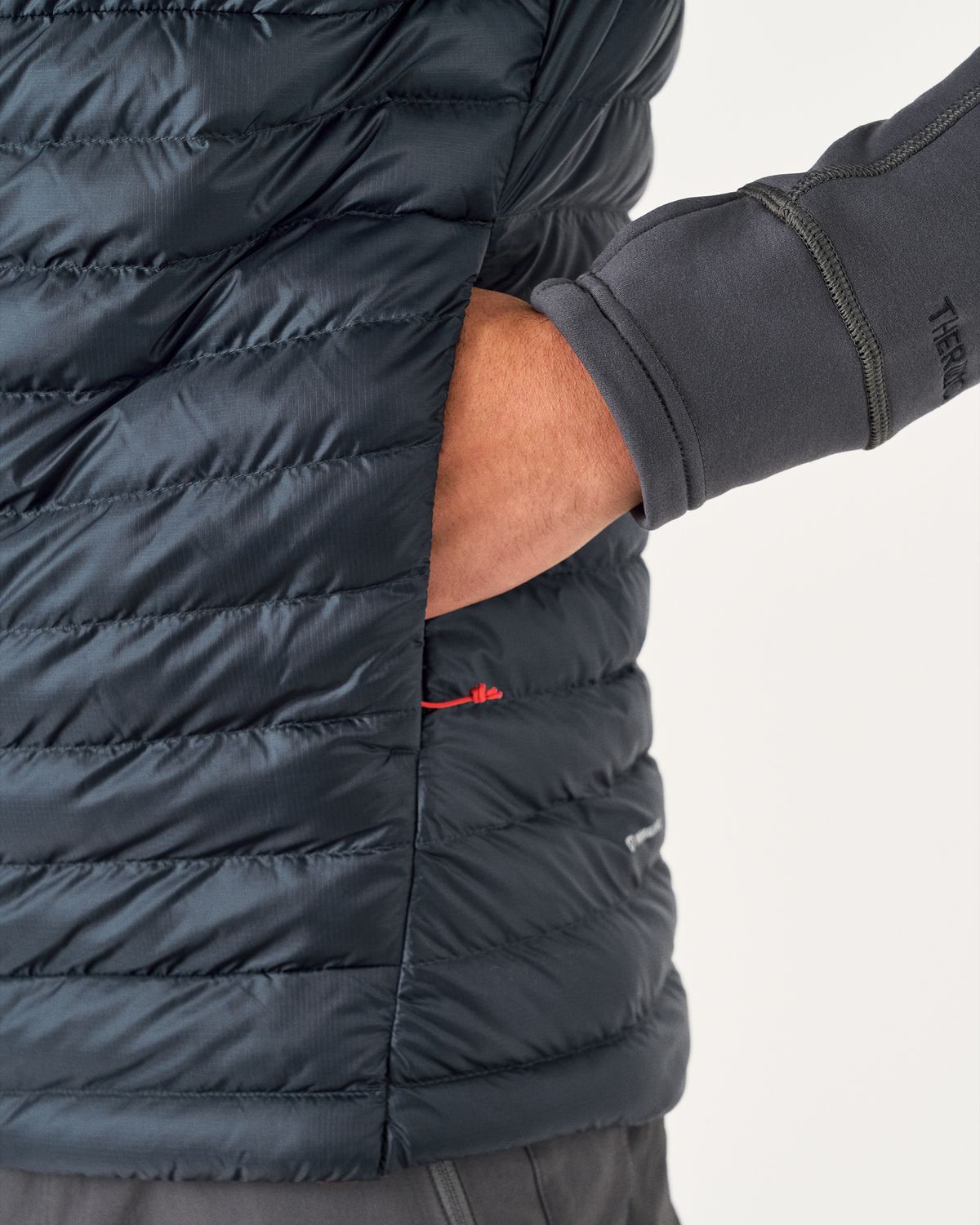   Internal zipped pocket 