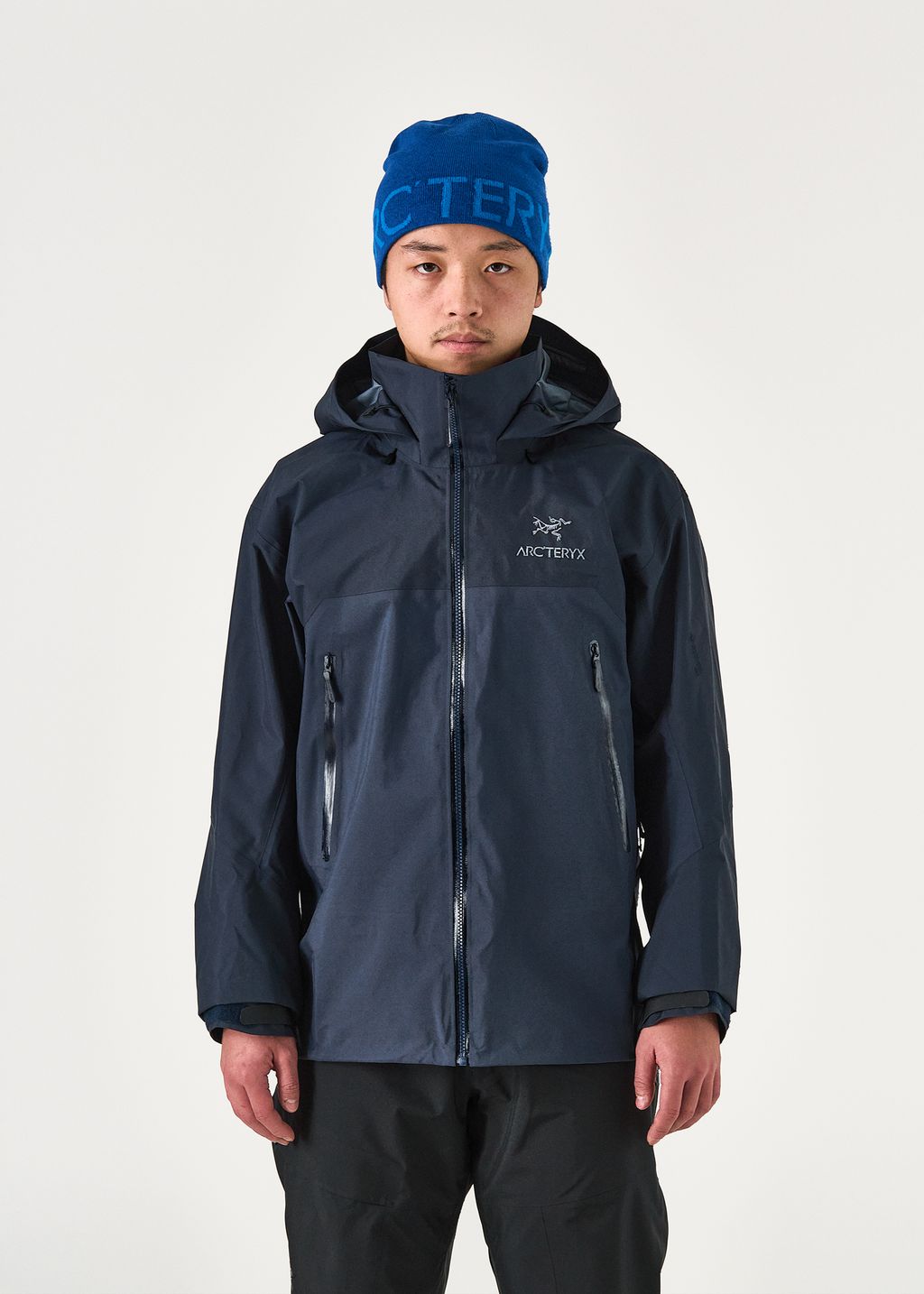 Arc'teryx beta ARネイビー(刺繍ロゴ) GORE-TEX PRO AO Review: Arc'teryx Beta AR Jacket “The Gold Standard of