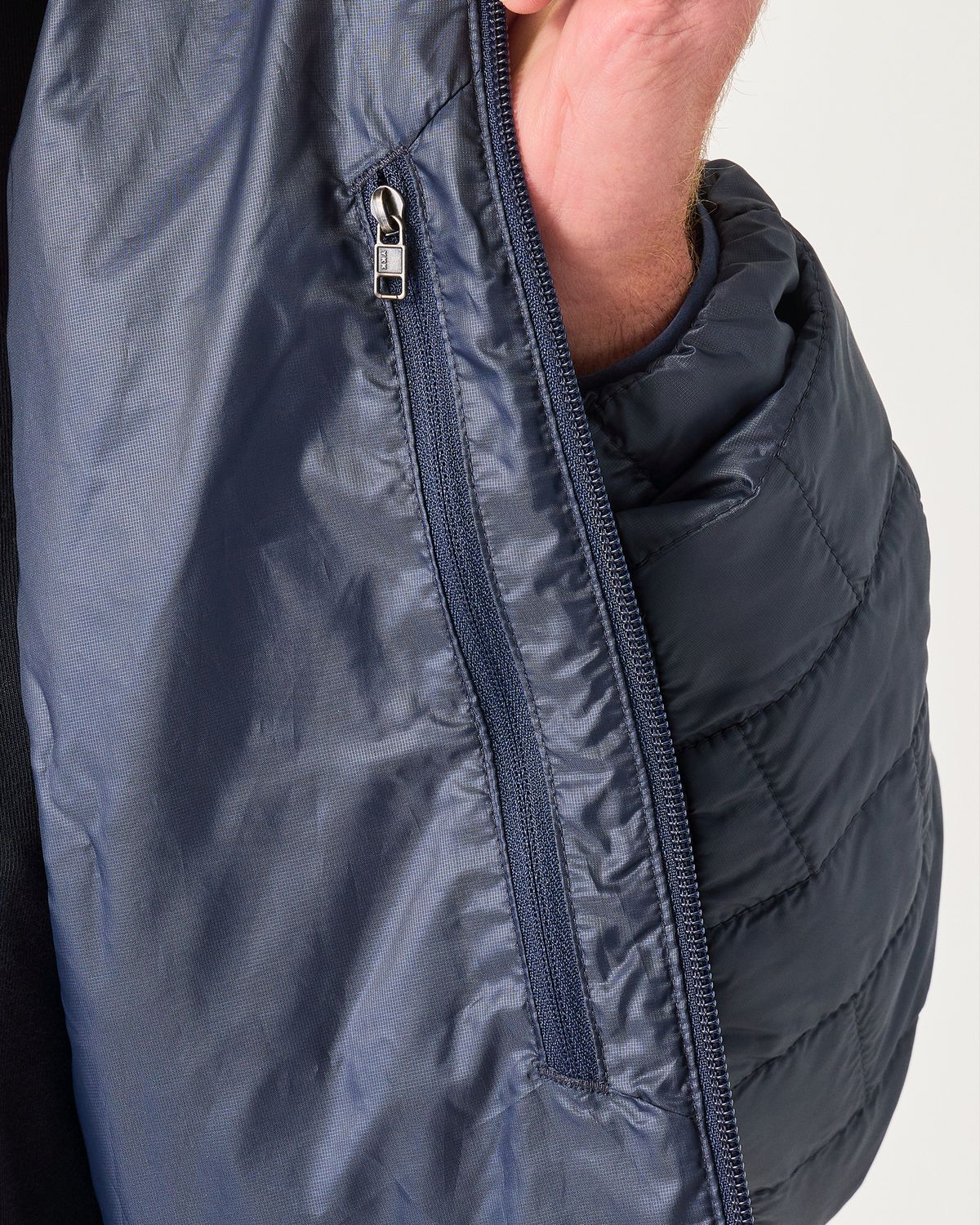 Internal zipped pocket