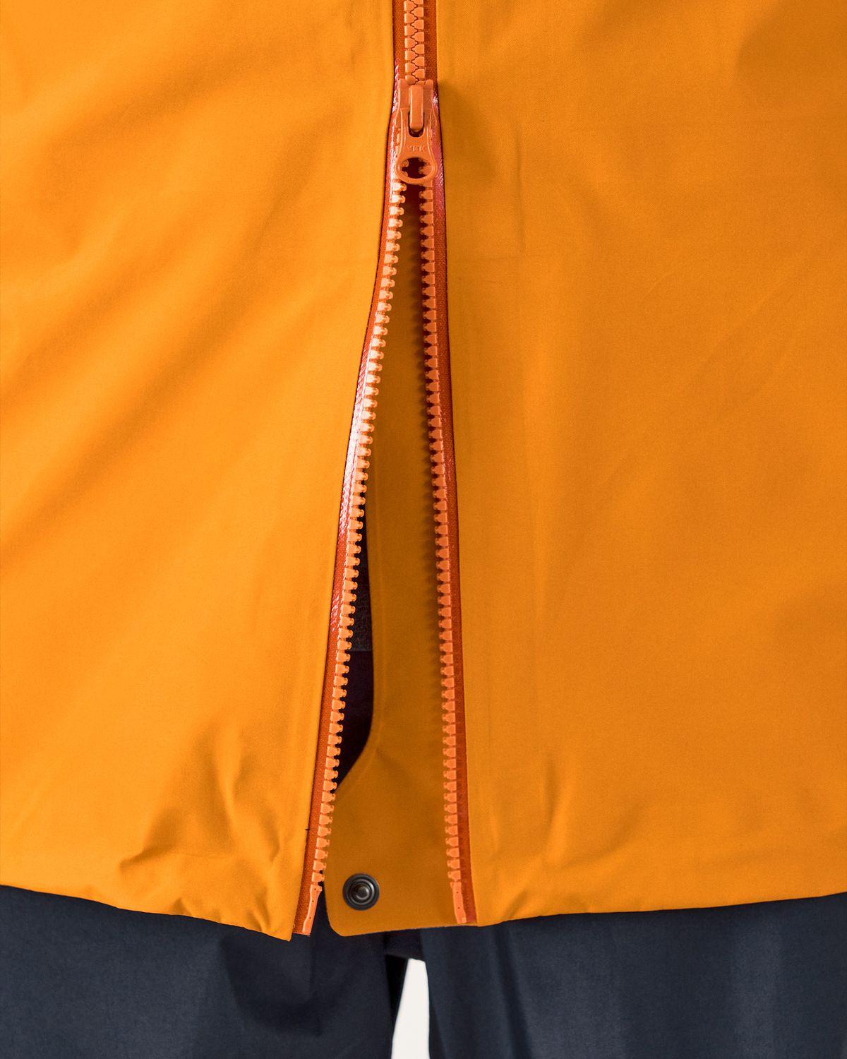  Two-way front zip 